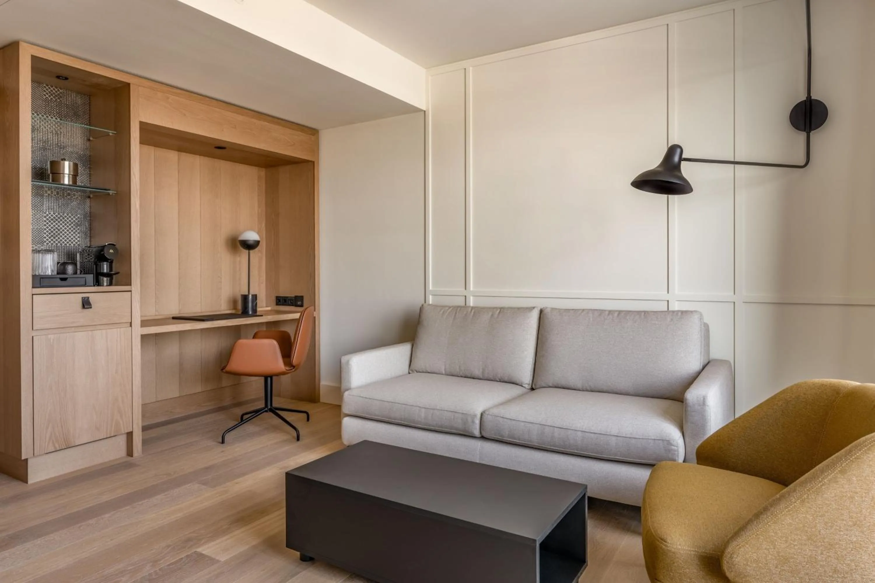 Photo of the whole room in Munich Marriott Hotel City West