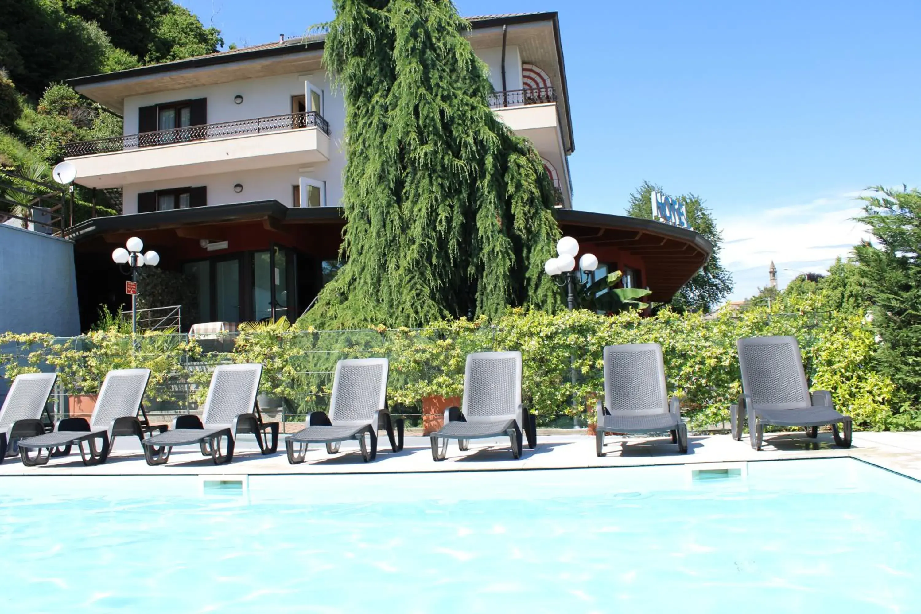 Pool view, Property Building in Lo Scoiattolo