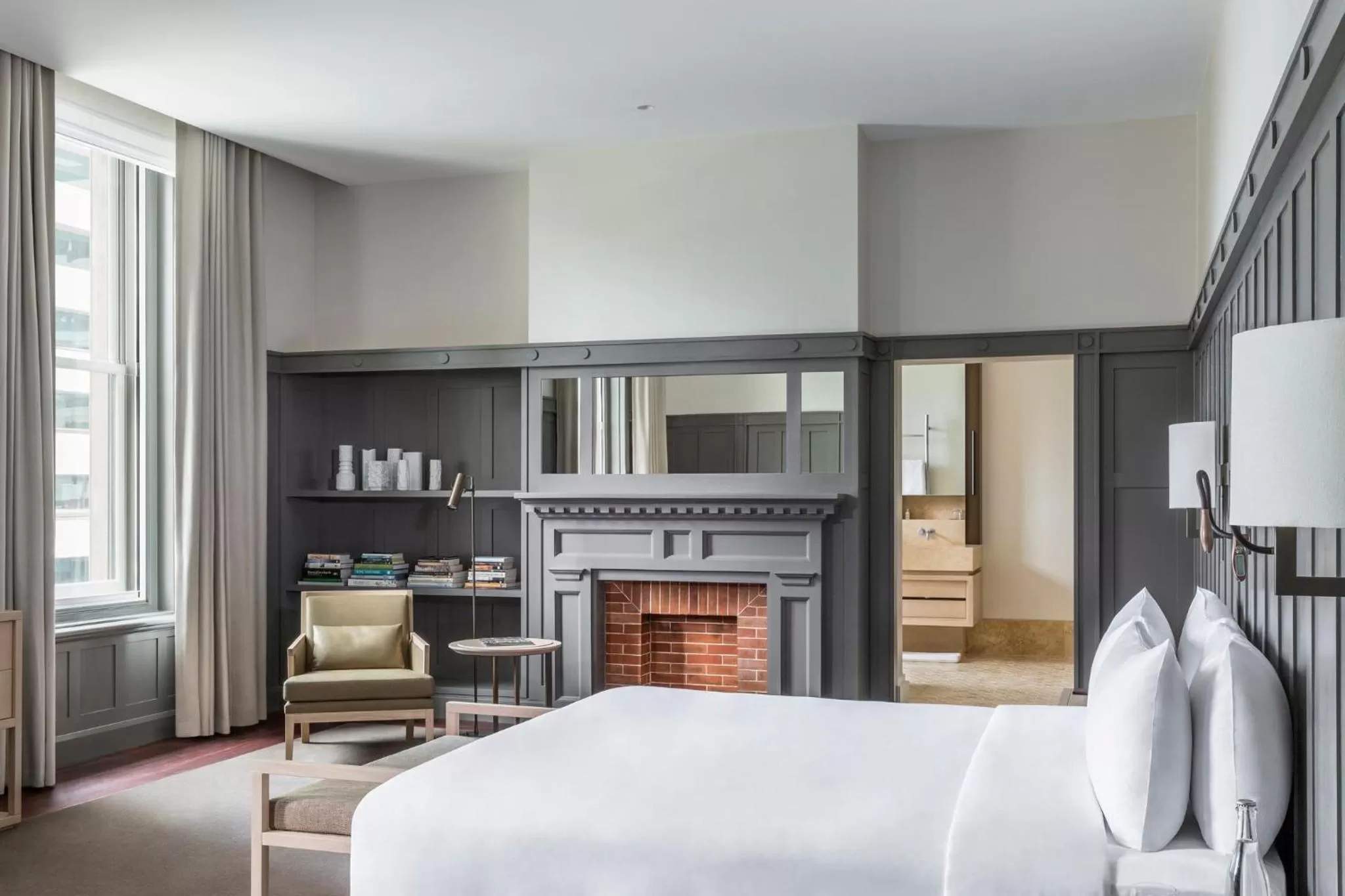 Photo of the whole room, Bed in COMO The Treasury