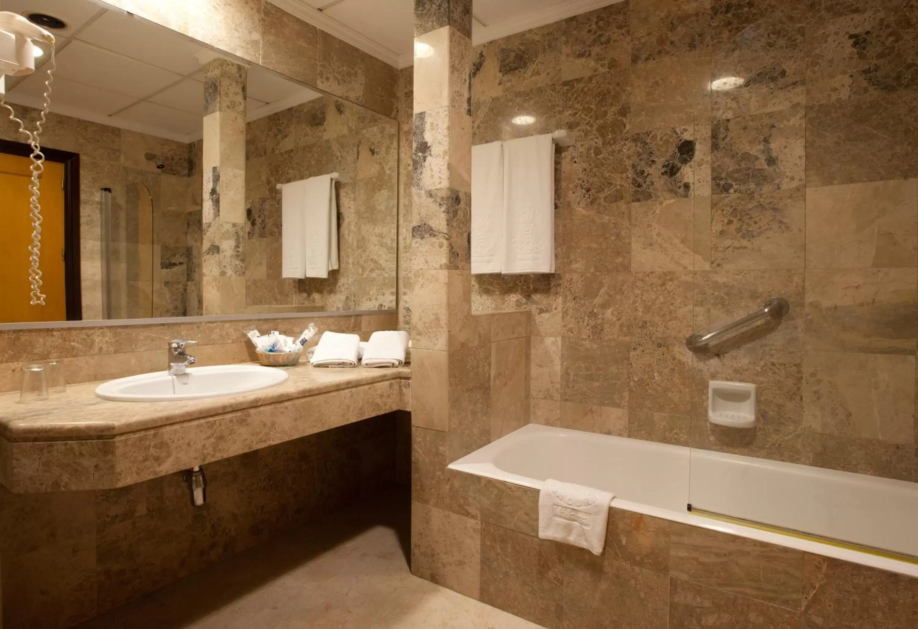 Bathroom in Hotel Don Curro