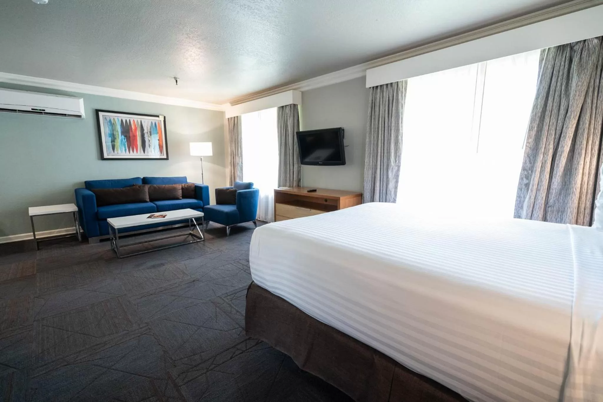 Bed in Alexis Park All Suite Resort