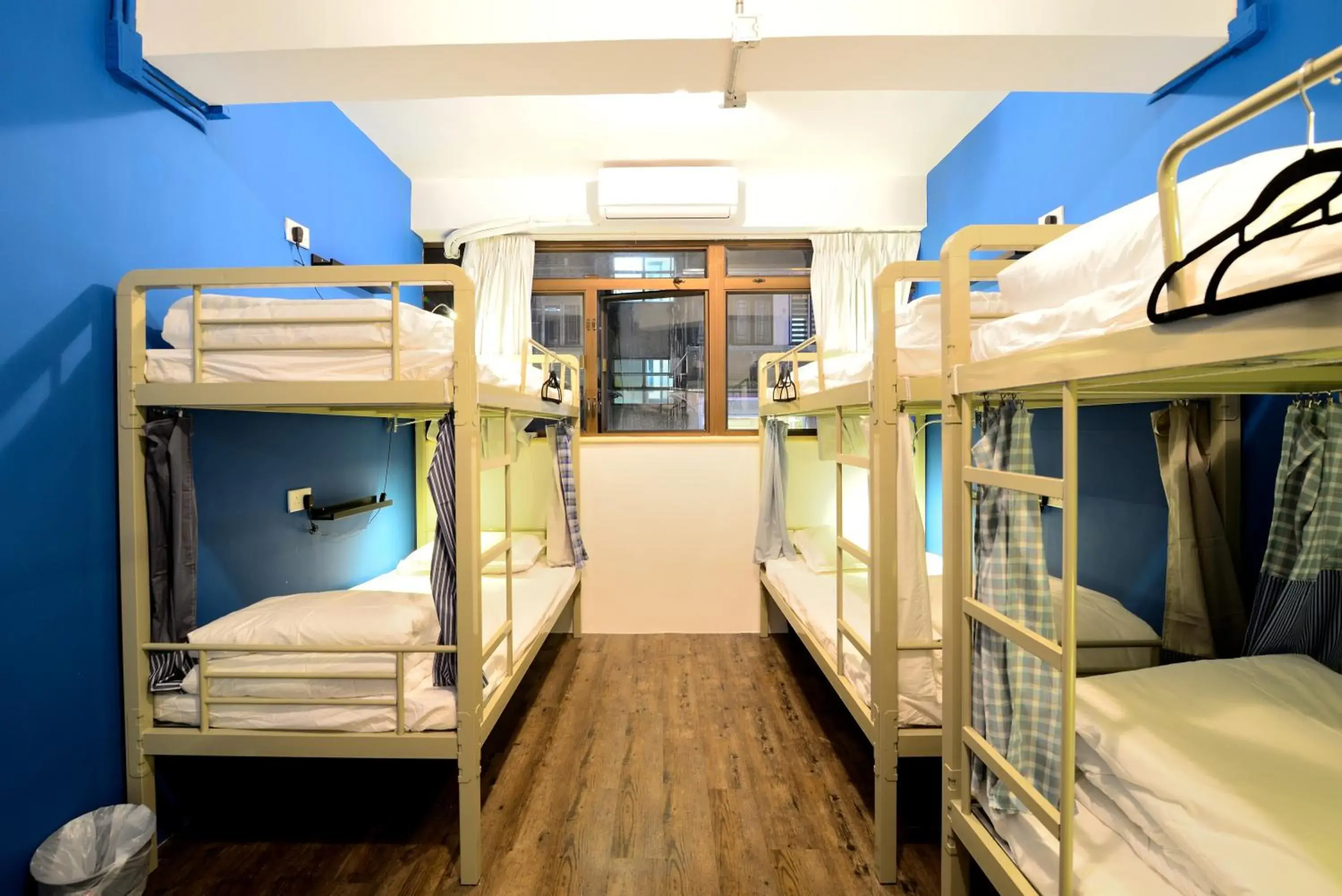 Photo of the whole room, Bunk Bed in Hop Inn on Mody