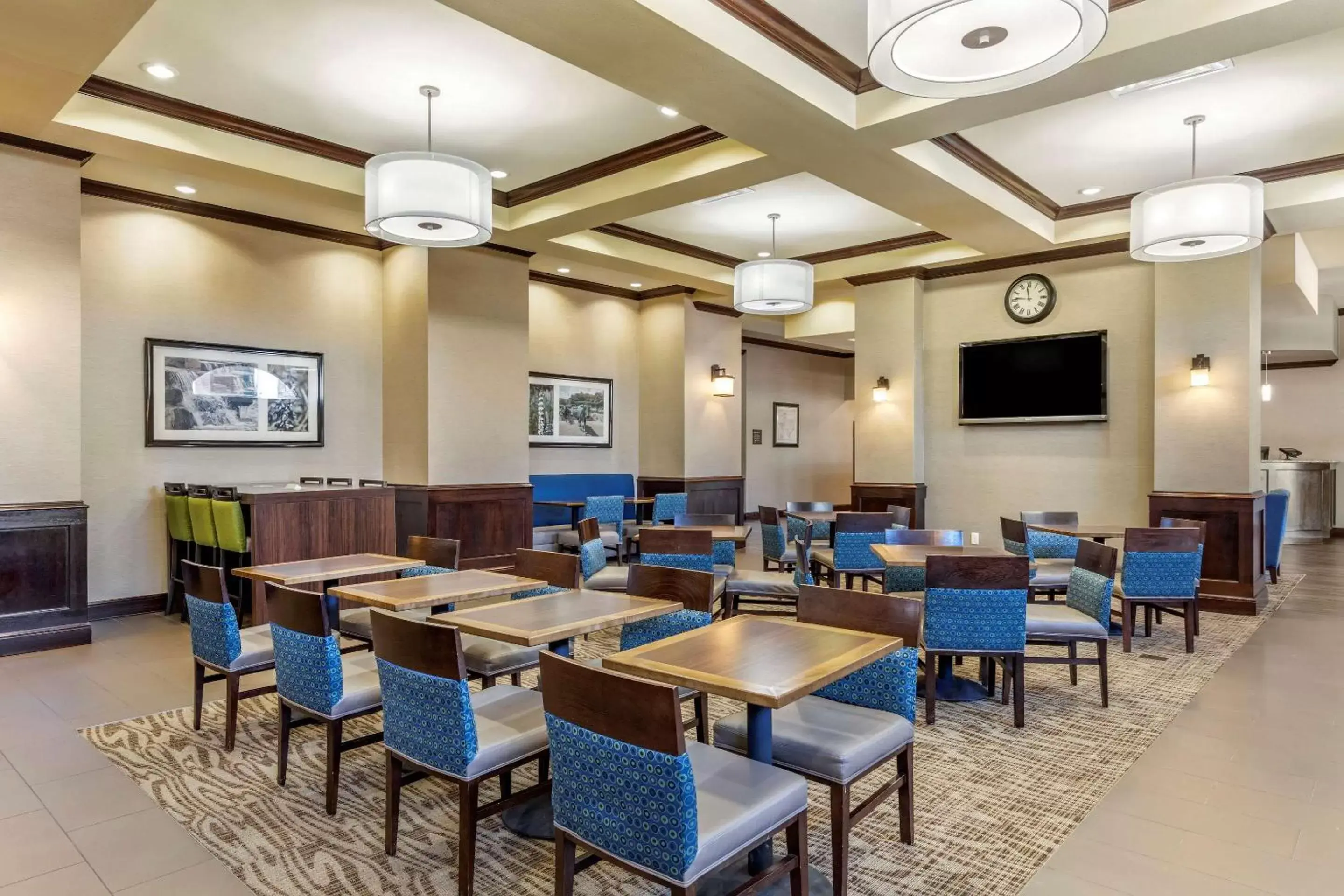 Restaurant/Places to Eat in Comfort Suites Frisco