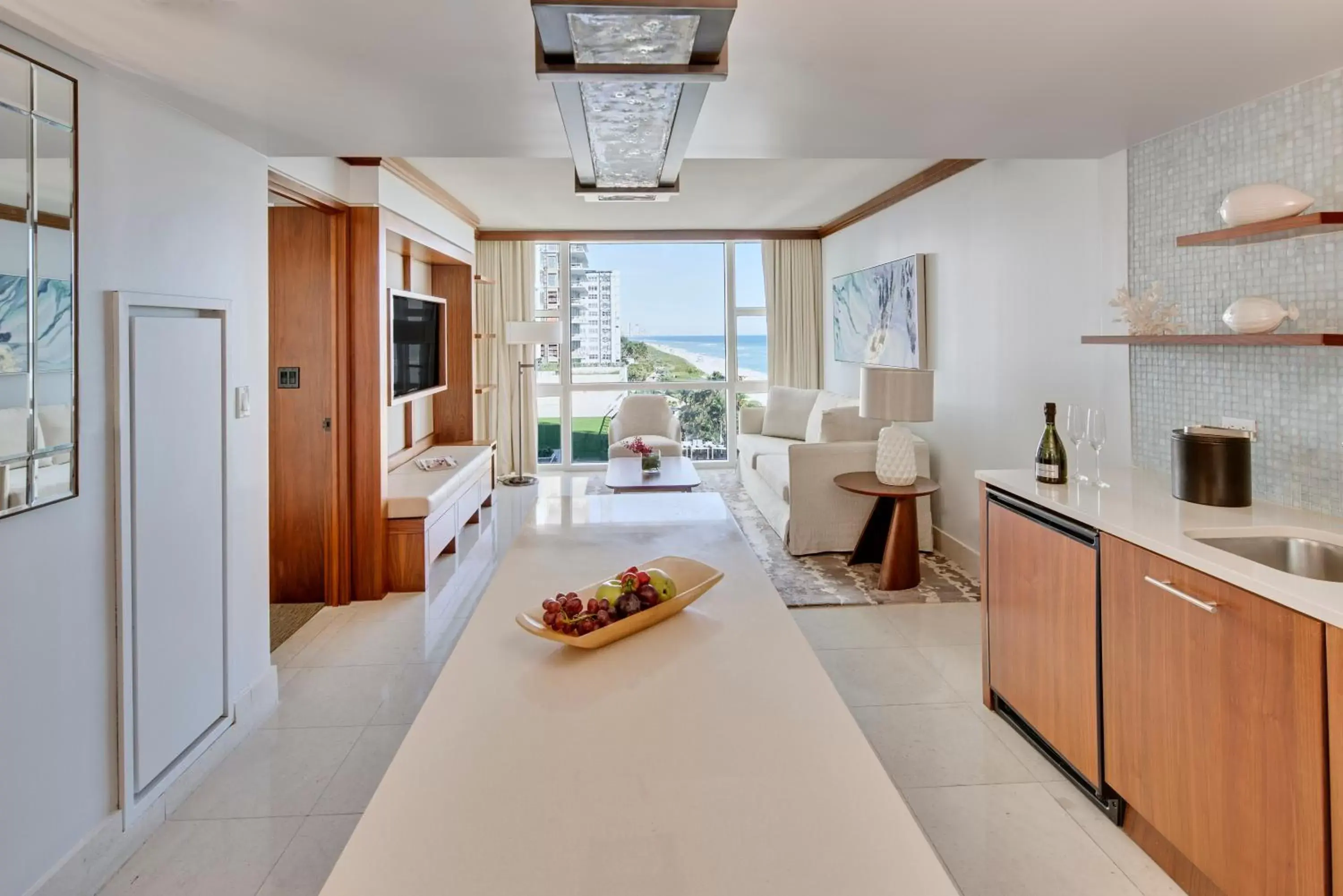 Kitchen or kitchenette in Carillon Miami Wellness Resort