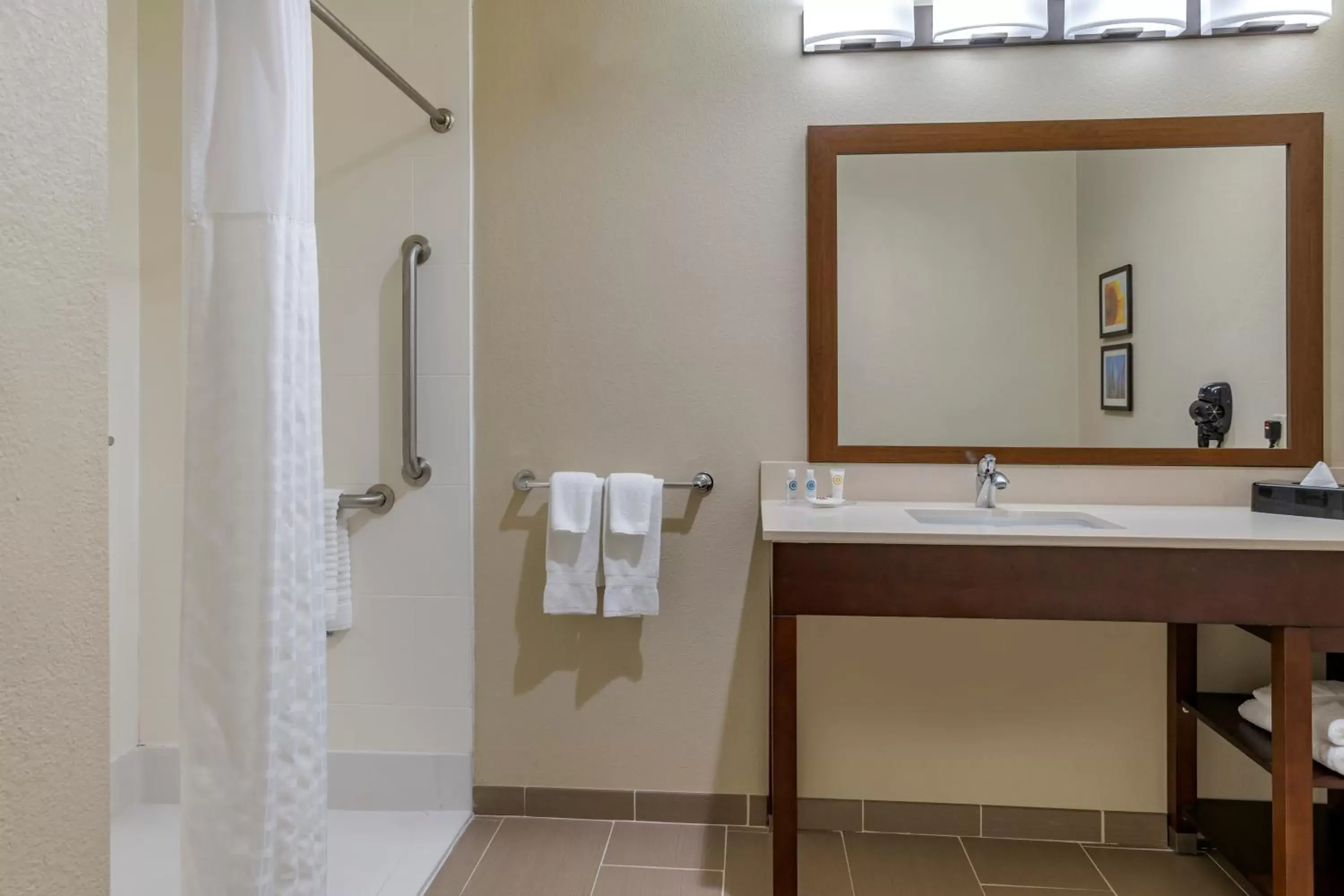 Shower, Bathroom in Comfort Inn & Suites Augusta