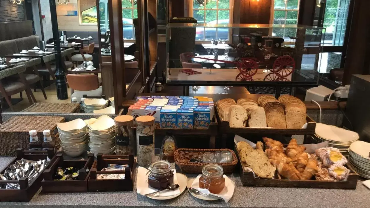 Breakfast in Royal Oak Hotel