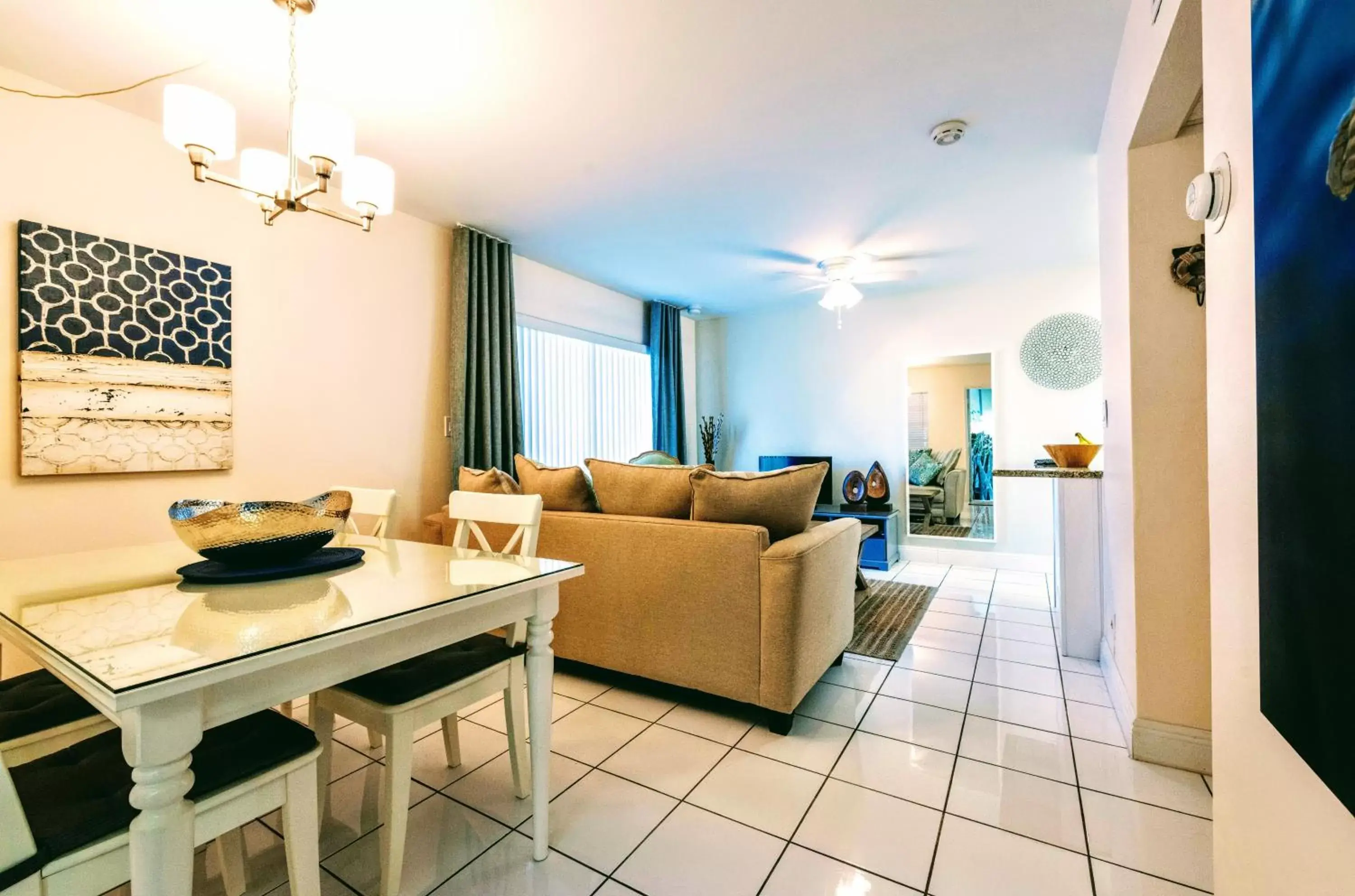 Kitchen or kitchenette, Seating Area in Villa Venezia