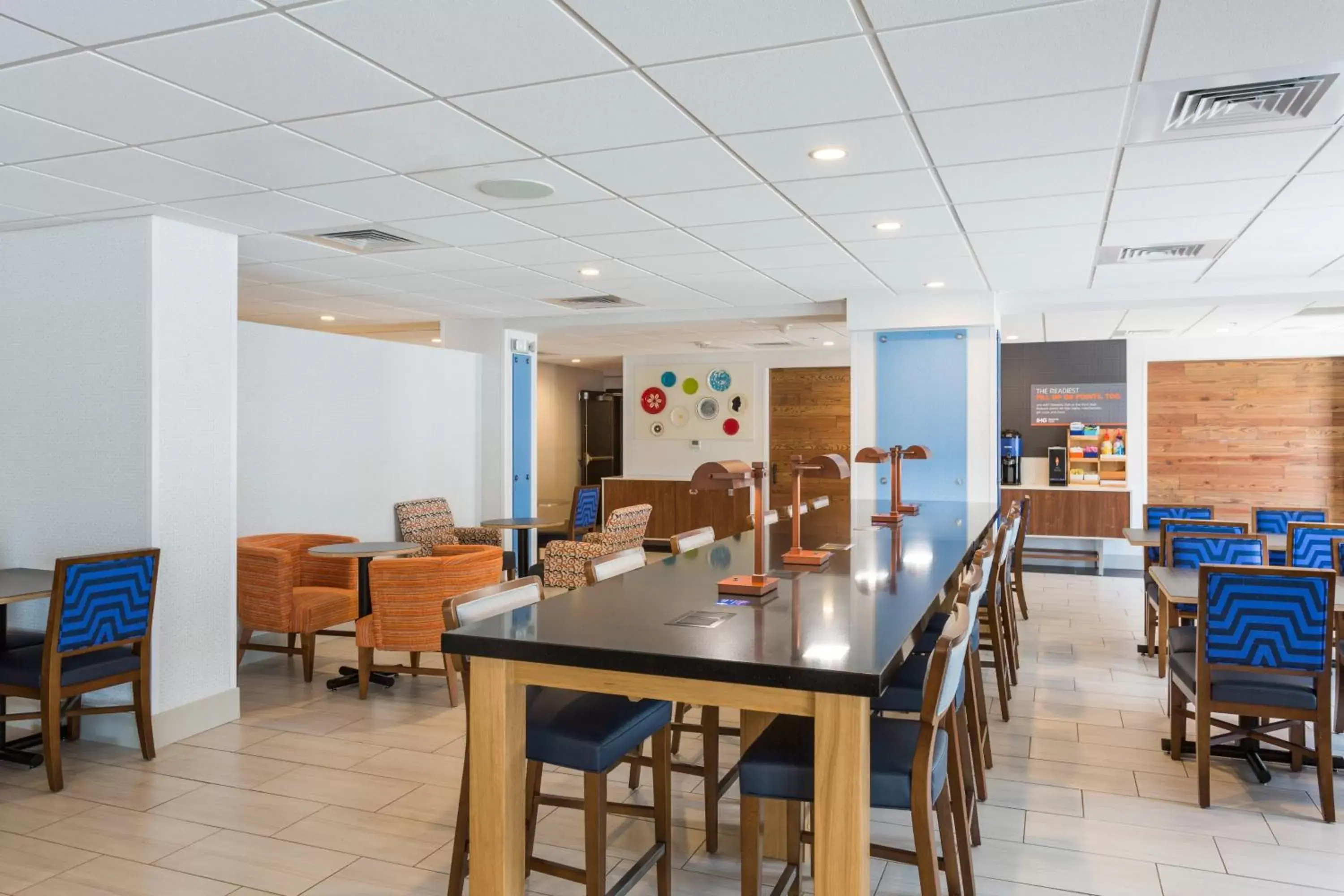 Breakfast, Restaurant/Places to Eat in Holiday Inn Express - Lorton, an IHG Hotel