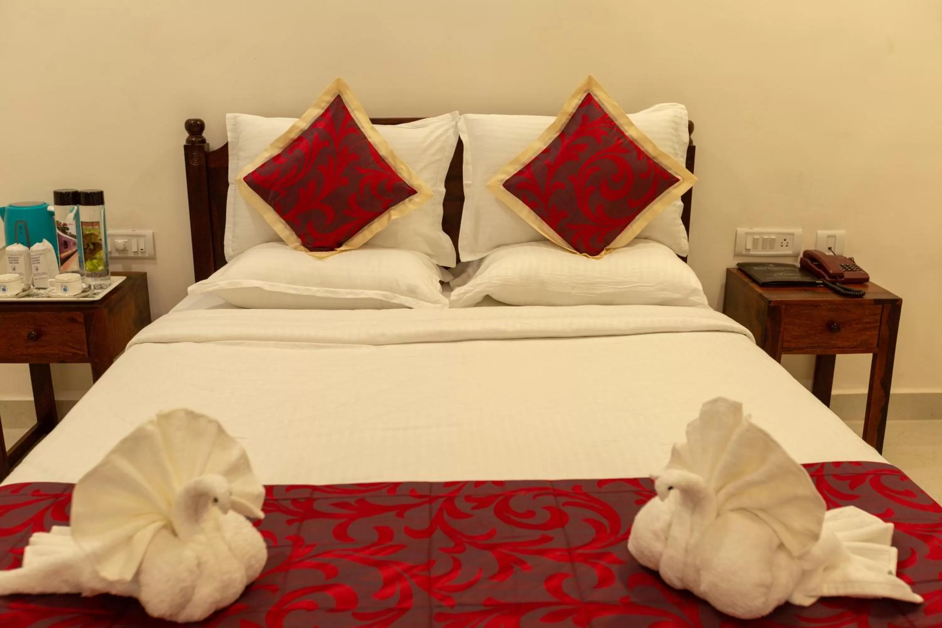 Bed in KSTDC Hotel Mayura Adilshahi Bijapur