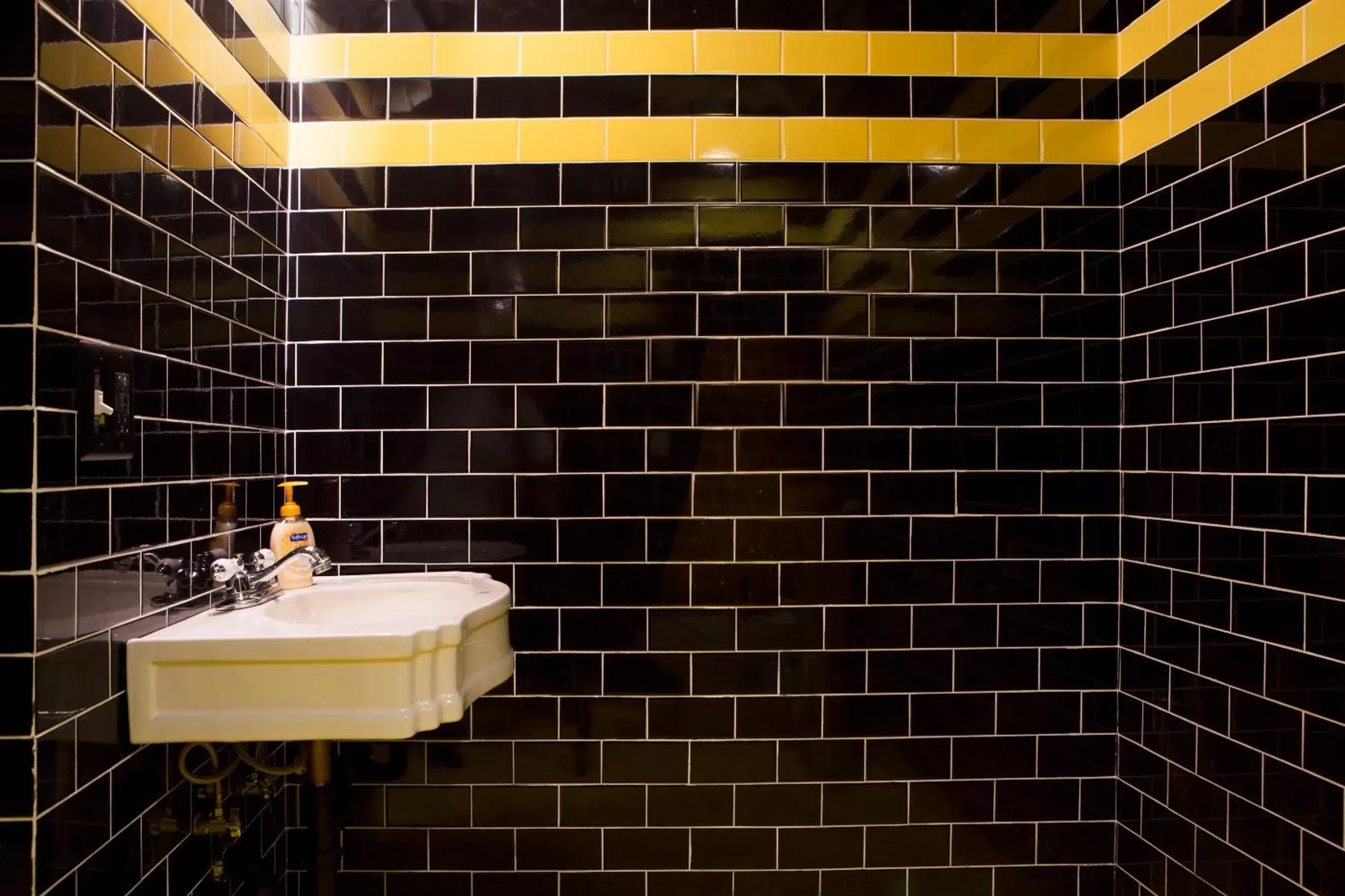 Bathroom in Hicksville Pines Chalets & Motel