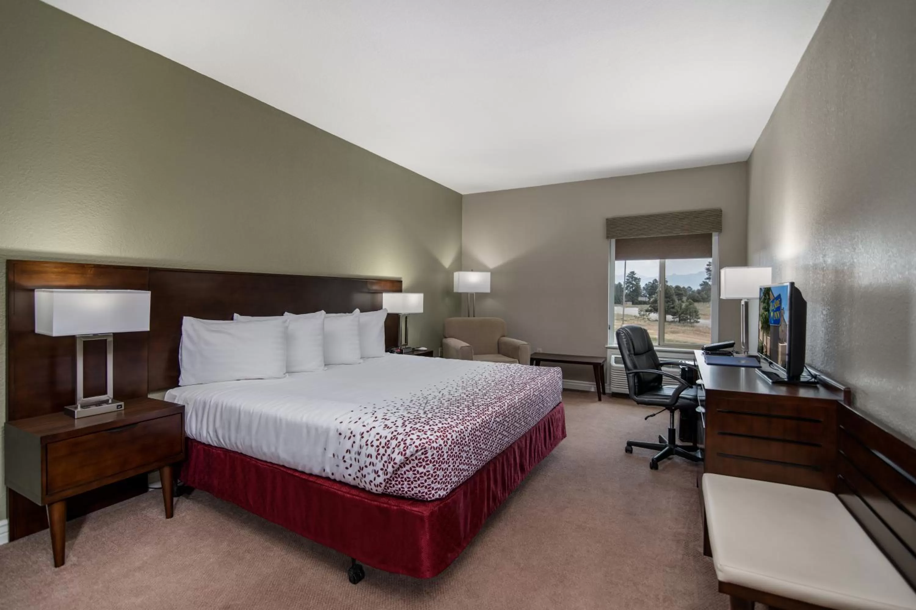 Guests, Bed in Hillside Inn Pagosa