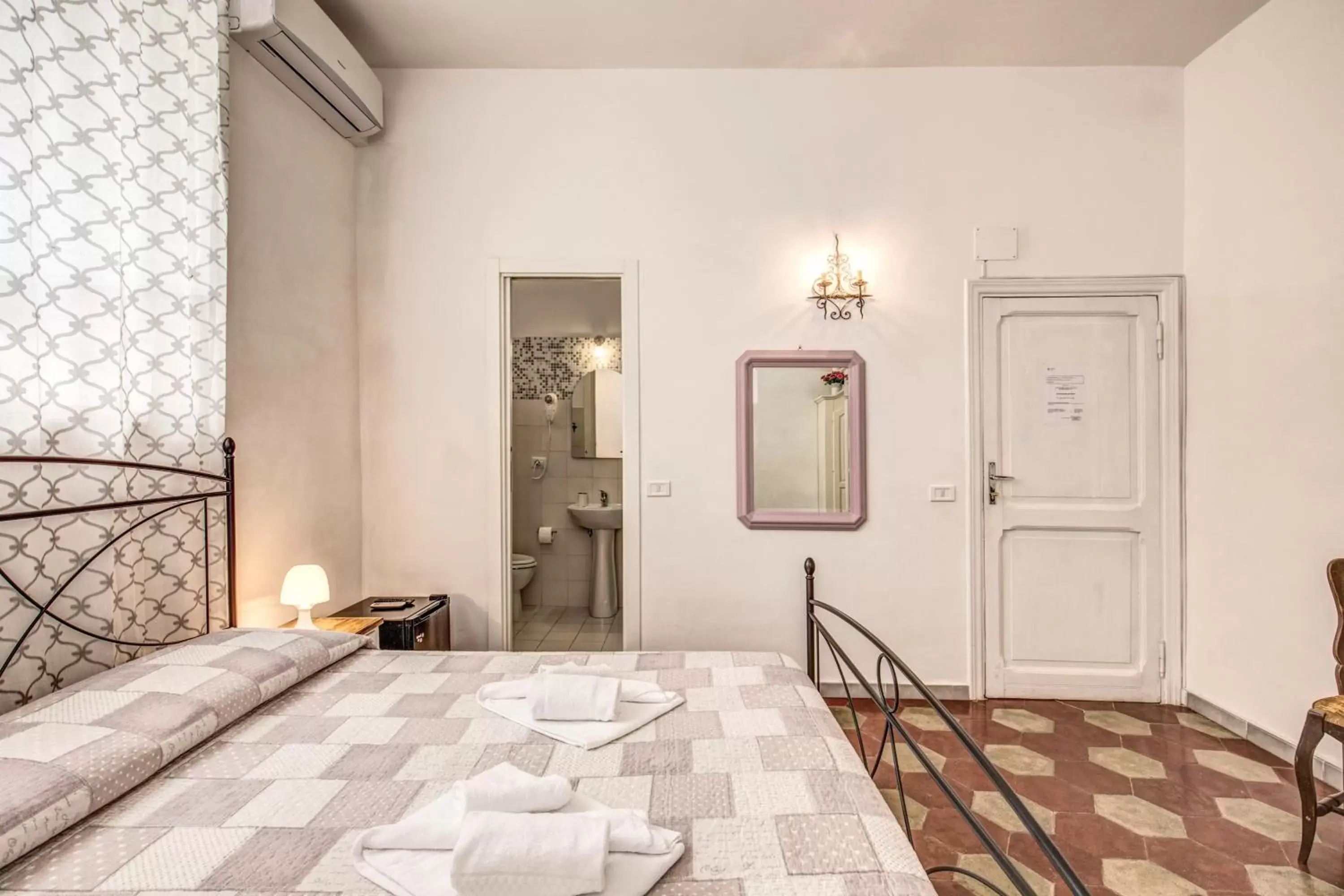 Bathroom, Bed in Relais La Torretta