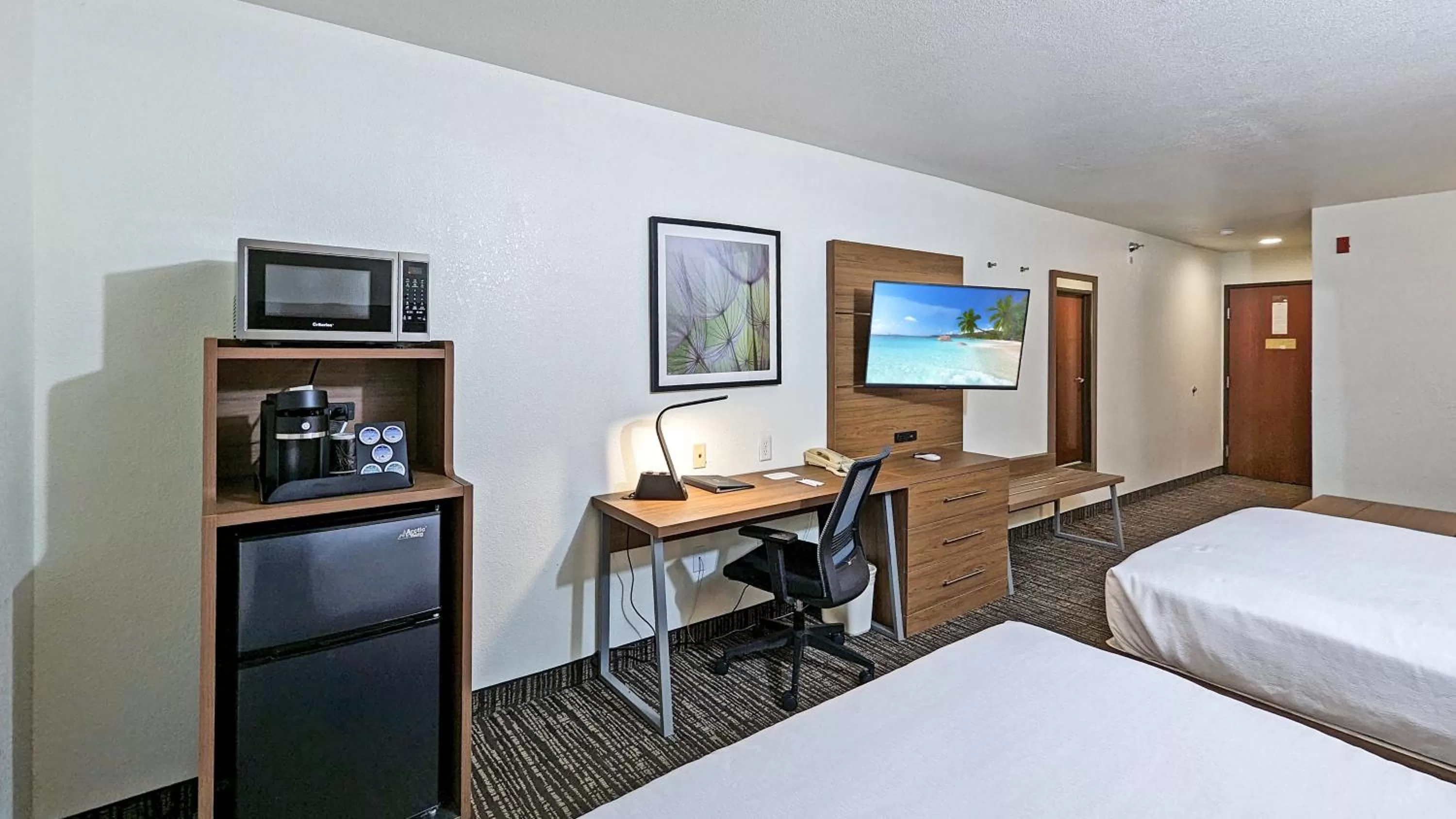 Bed in Estherville Hotel & Suites