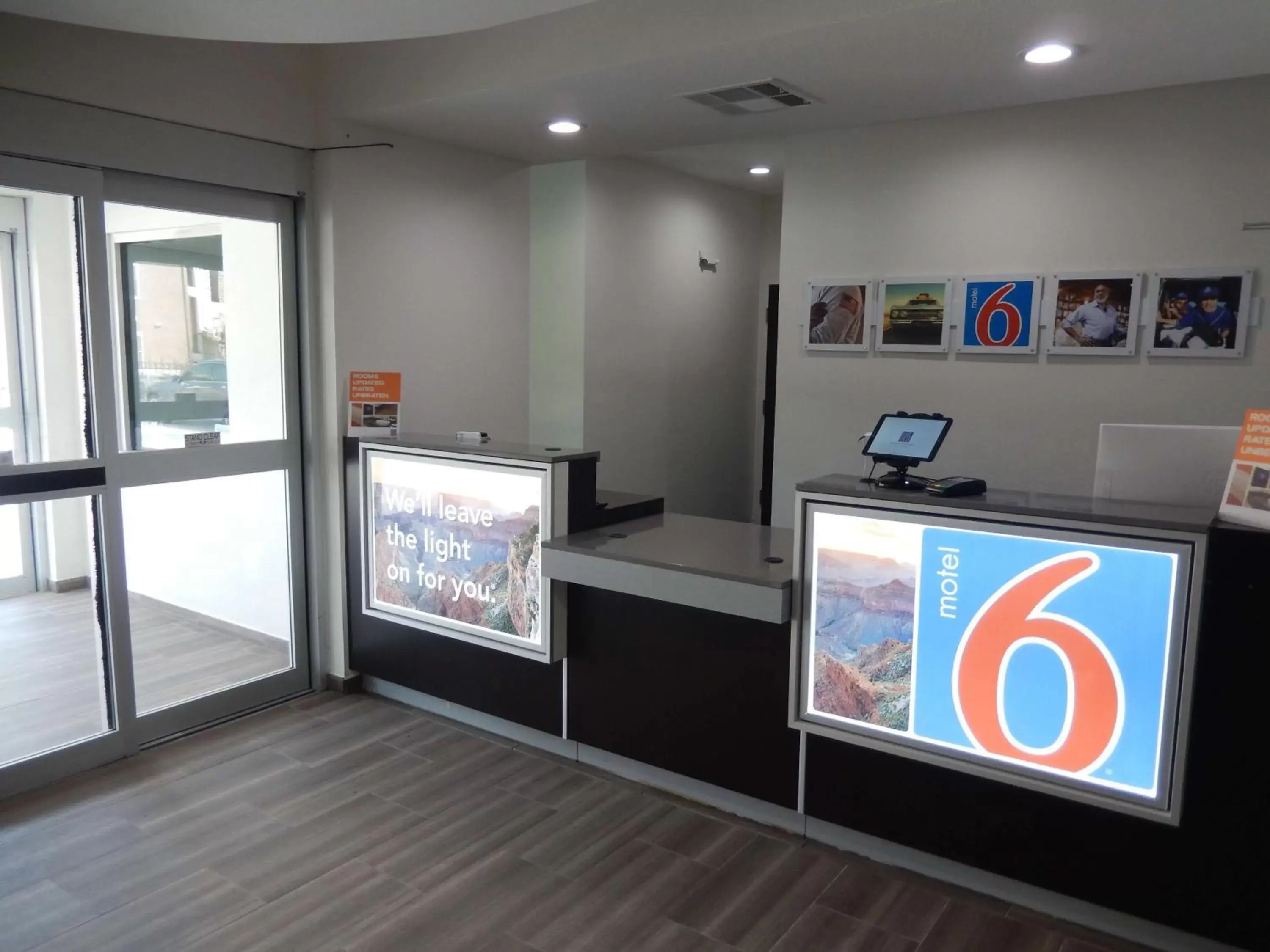 Property logo or sign, Lobby/Reception in Motel 6-Houston, TX - Downtown North