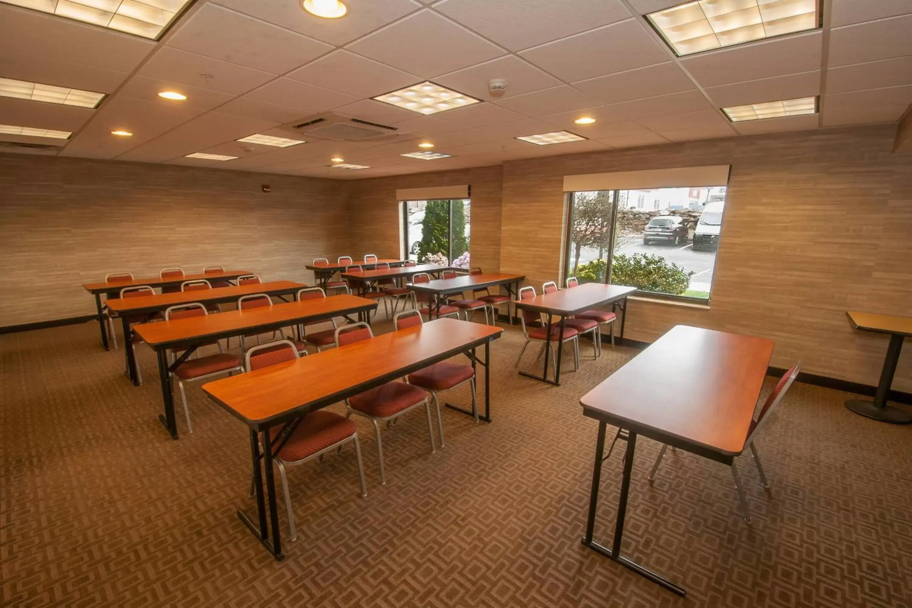 Meeting/conference room, Restaurant/Places to Eat in TownePlace Suites by Marriott Scranton Wilkes-Barre