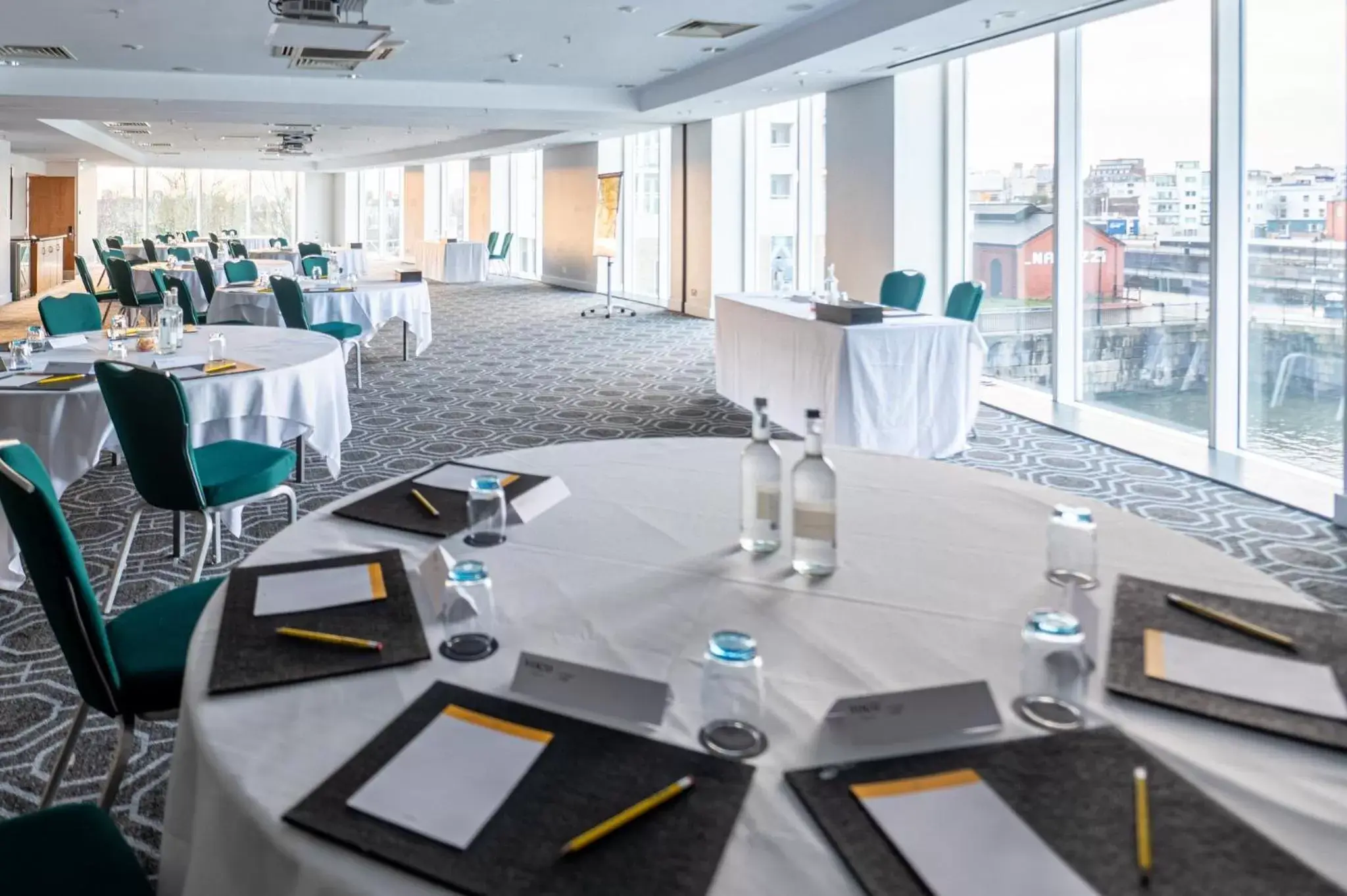 Meeting/conference room, Restaurant/Places to Eat in voco St. David's Cardiff, an IHG Hotel