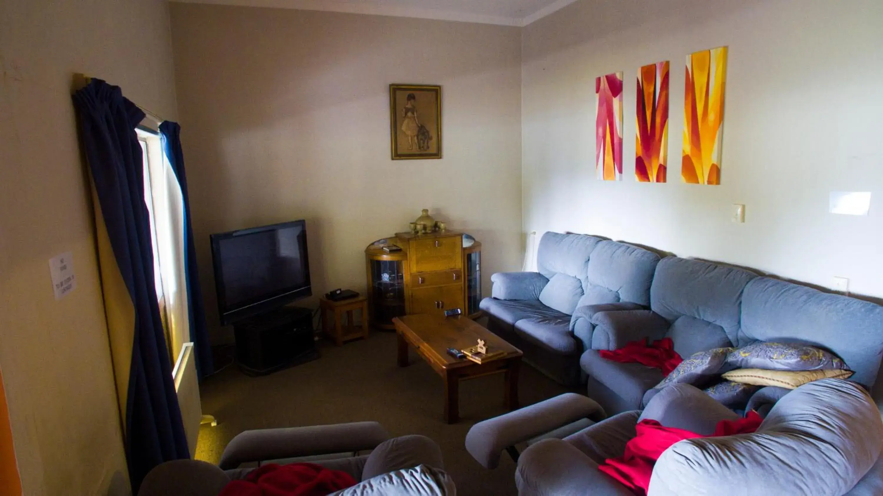 Seating Area in Tombstone Backpackers