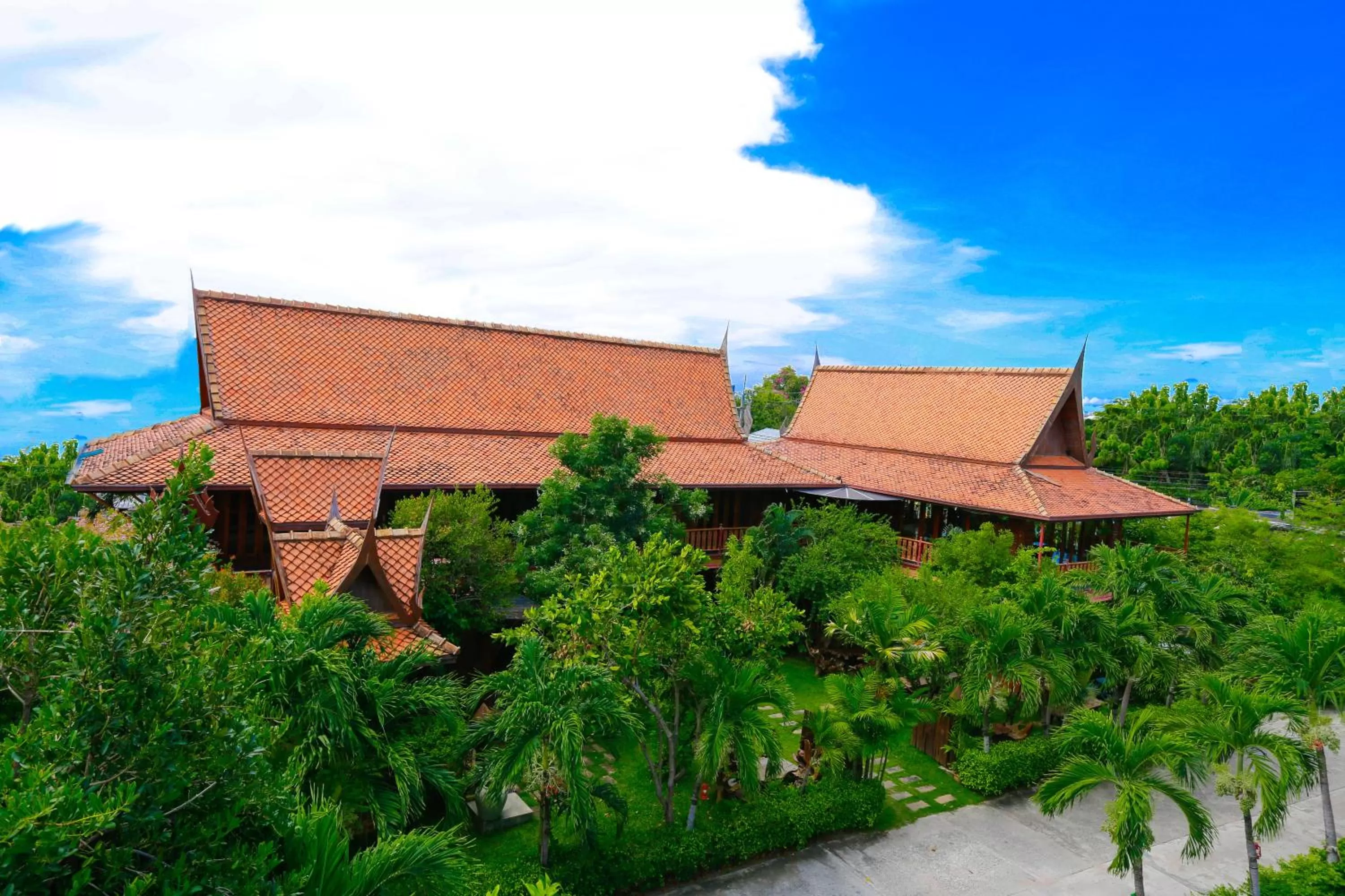 Deeden Pattaya Resort