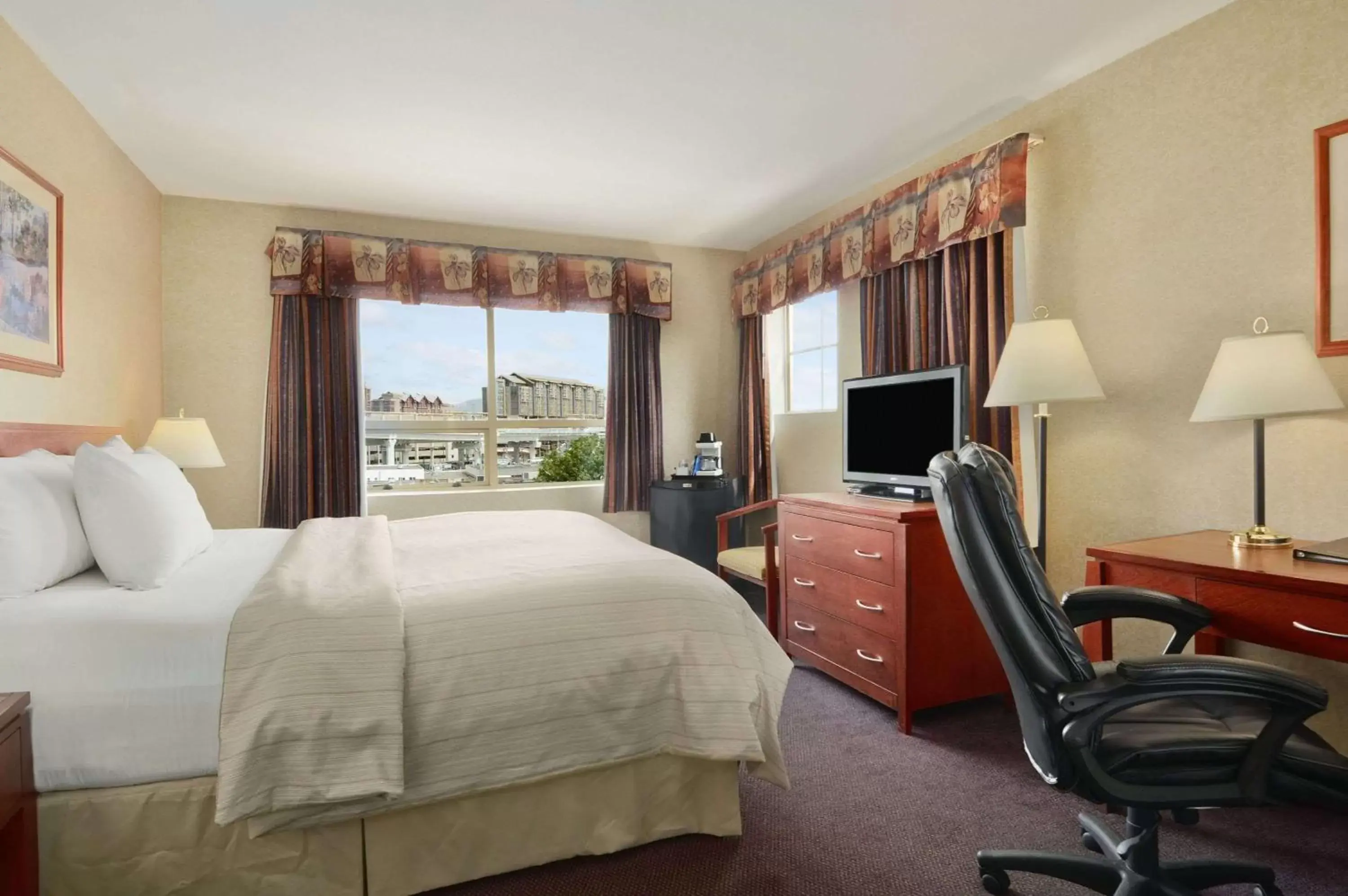 Photo of the whole room in Days Inn by Wyndham Vancouver Airport