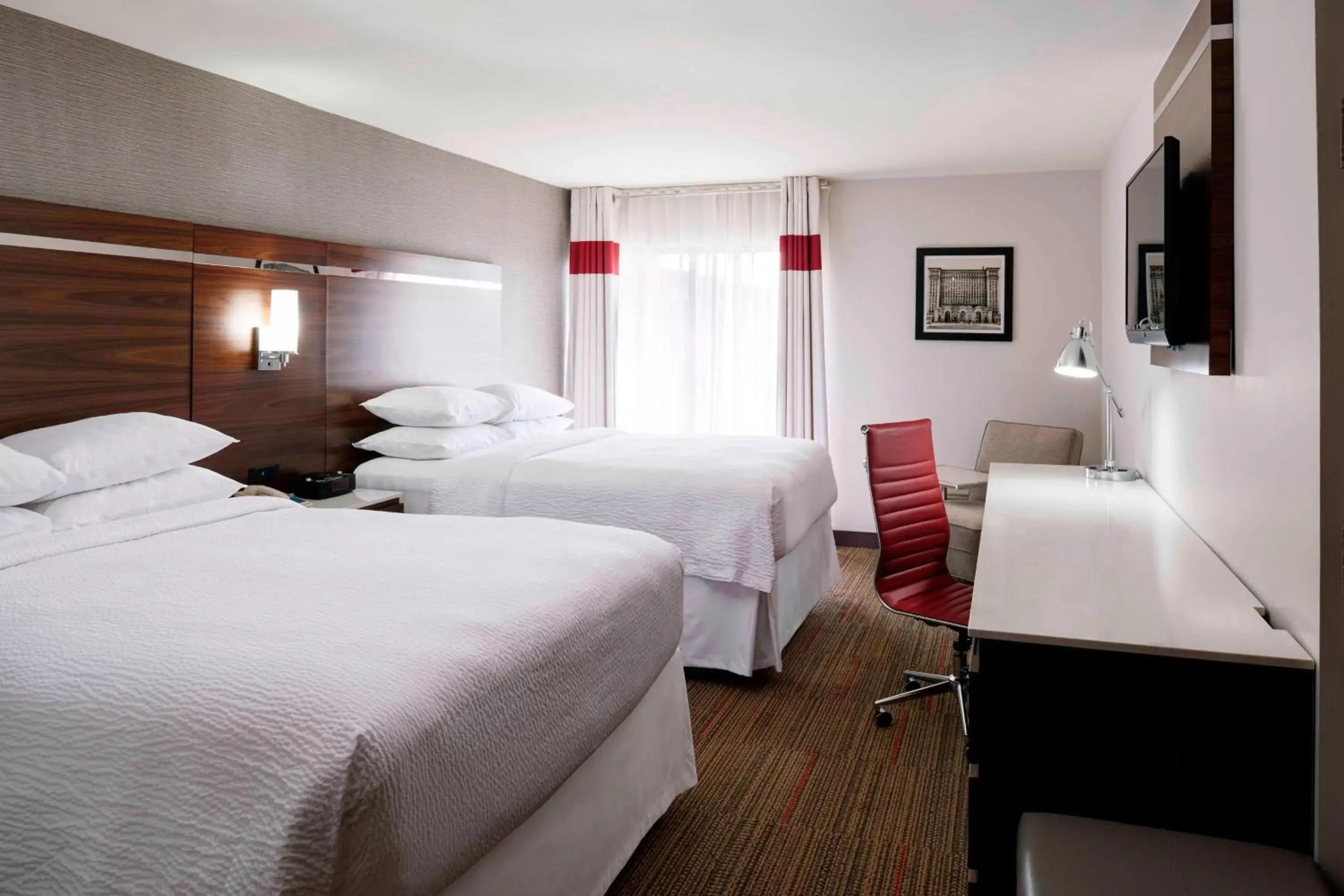Photo of the whole room, Bed in Four Points by Sheraton Detroit Novi