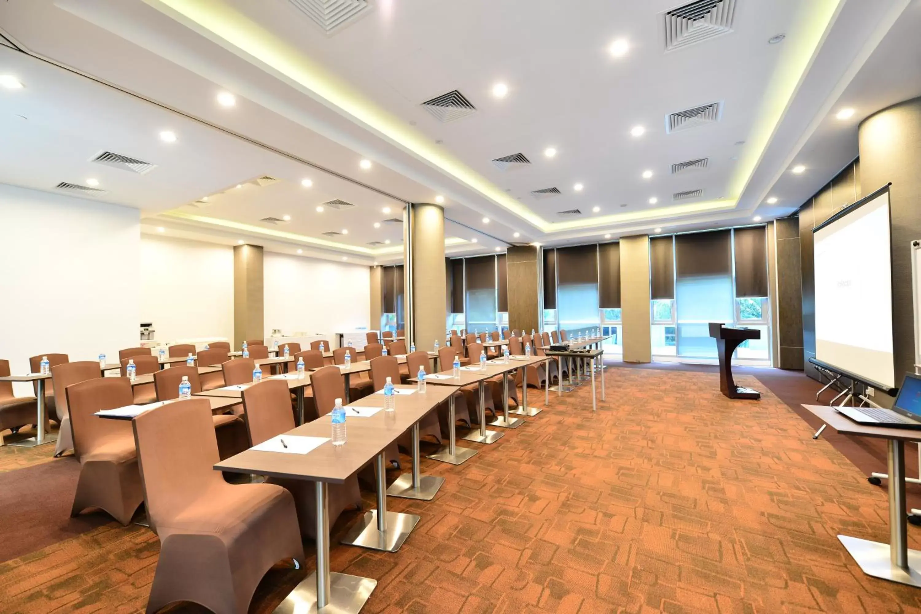 Meeting/conference room in Hotel Chancellor@Orchard