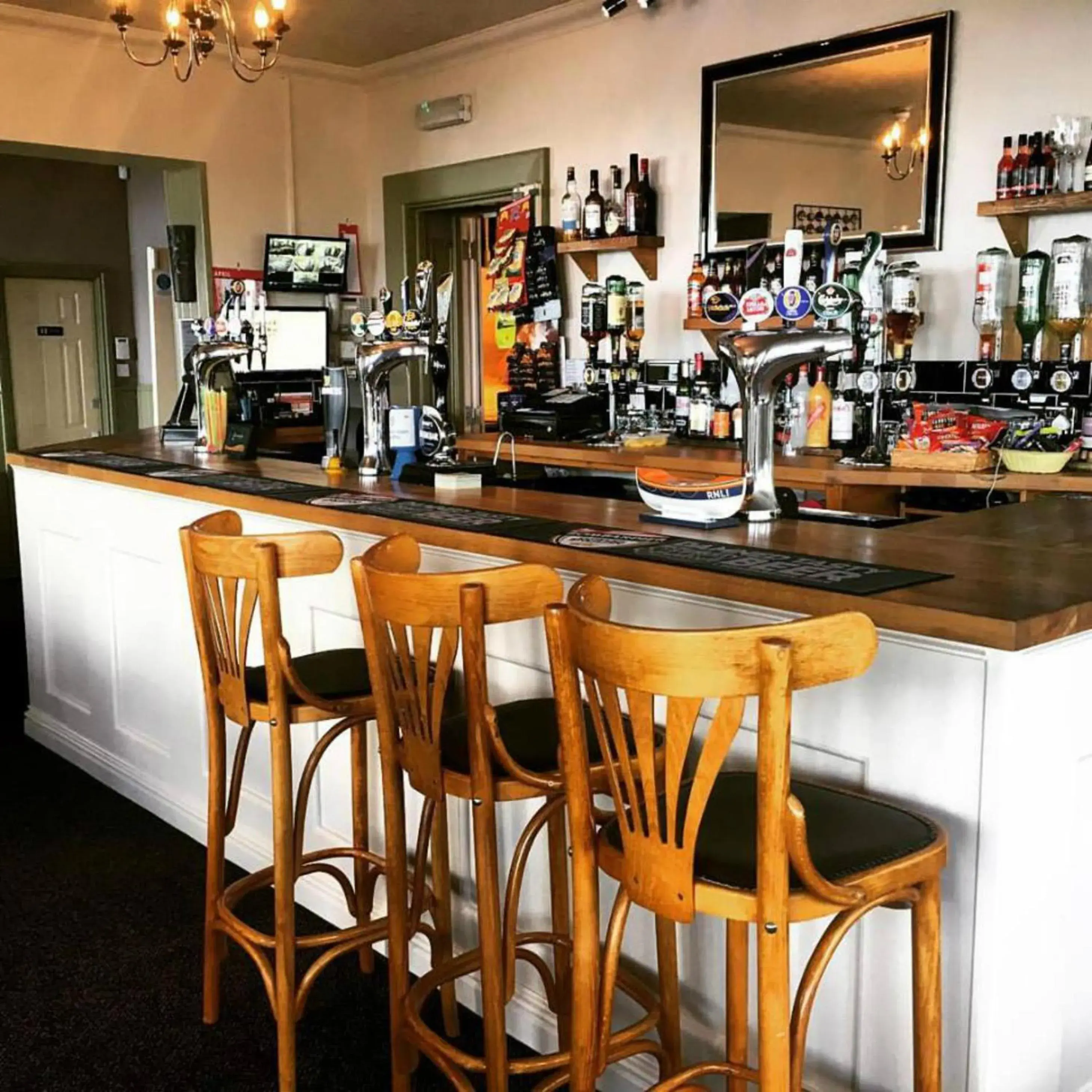 Lounge or bar, Lounge/Bar in Harrow Lodge Hotel
