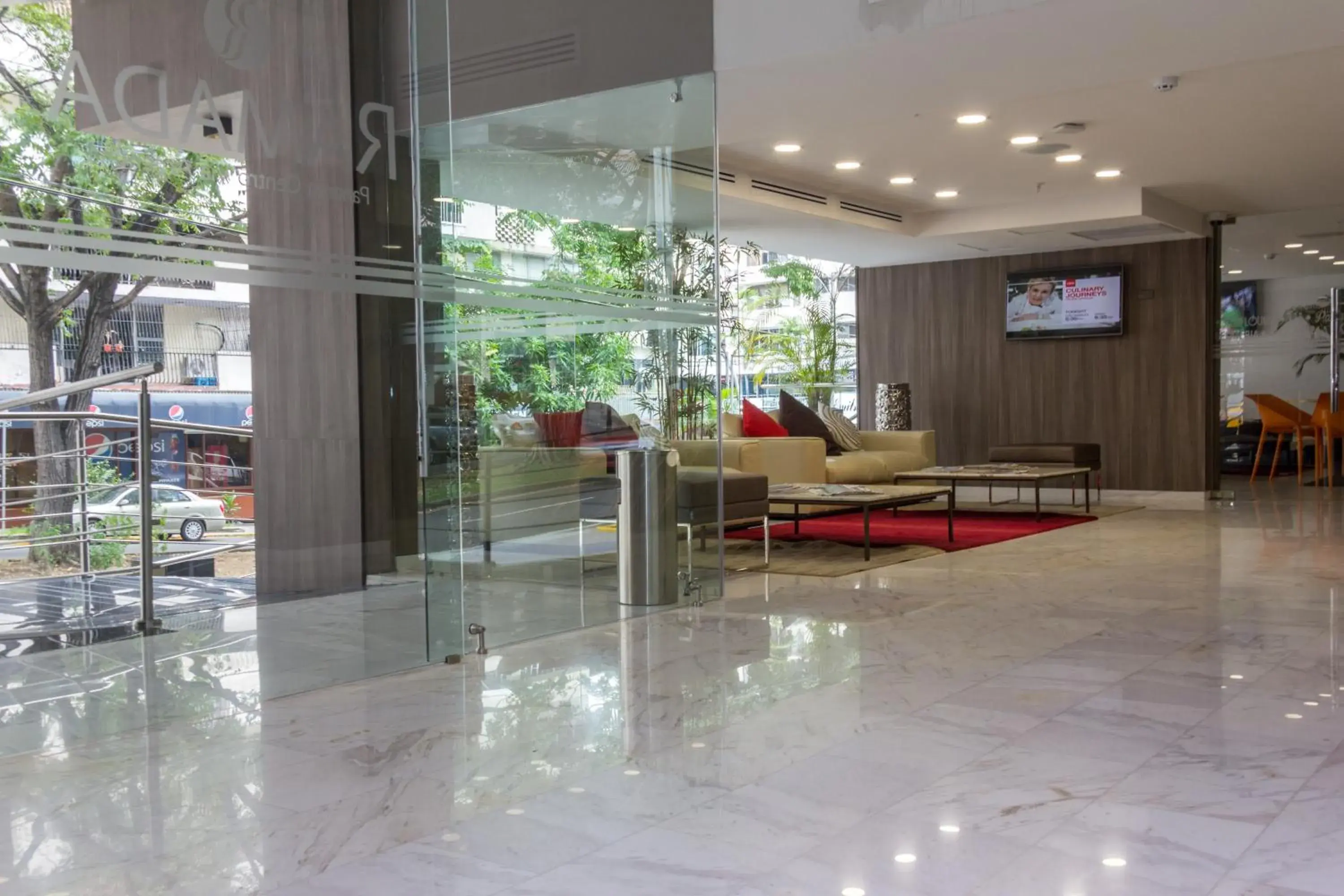 Lobby or reception, Lobby/Reception in Ramada Panama Centro via Argentina