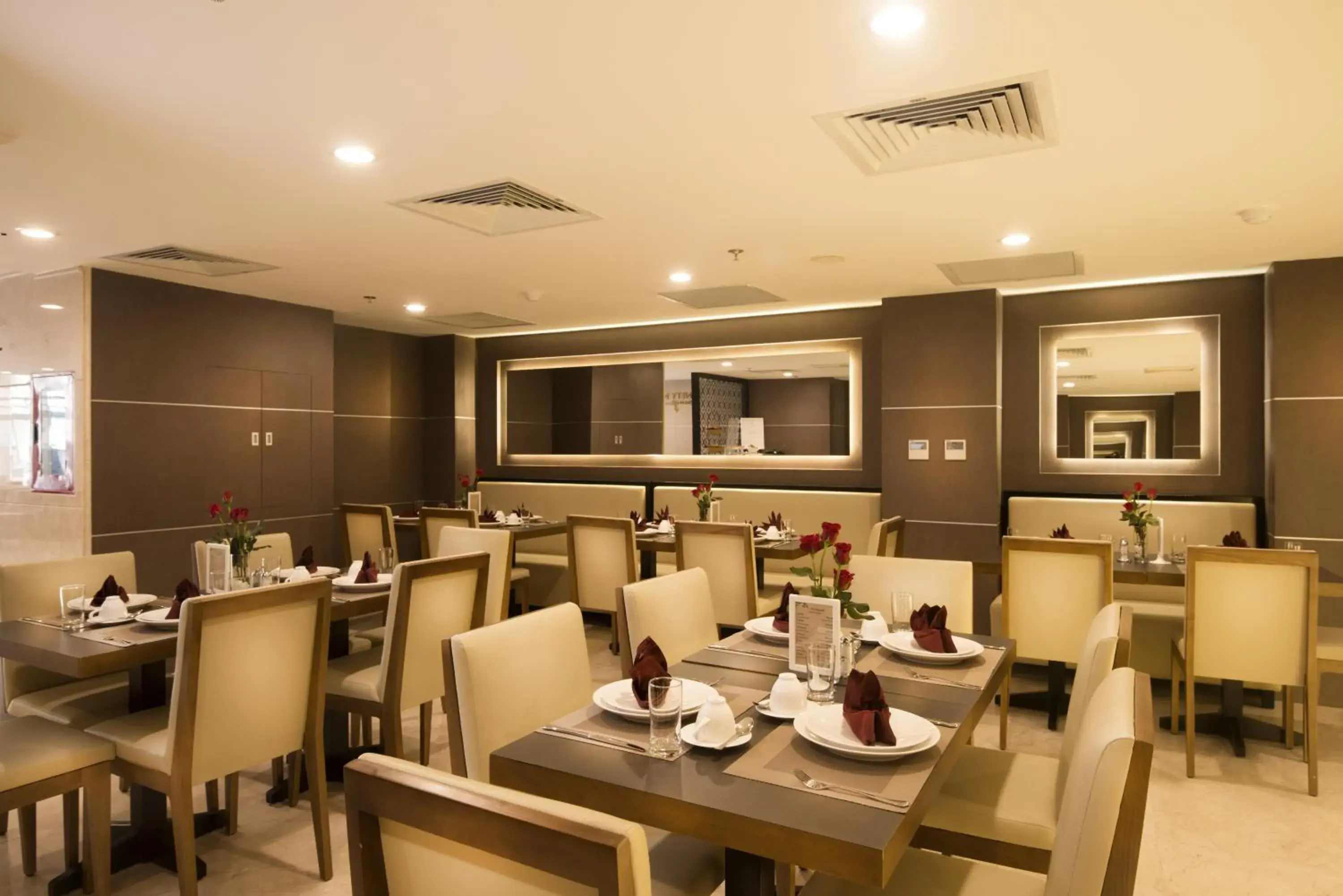 Restaurant/Places to Eat in GK Central Hotel