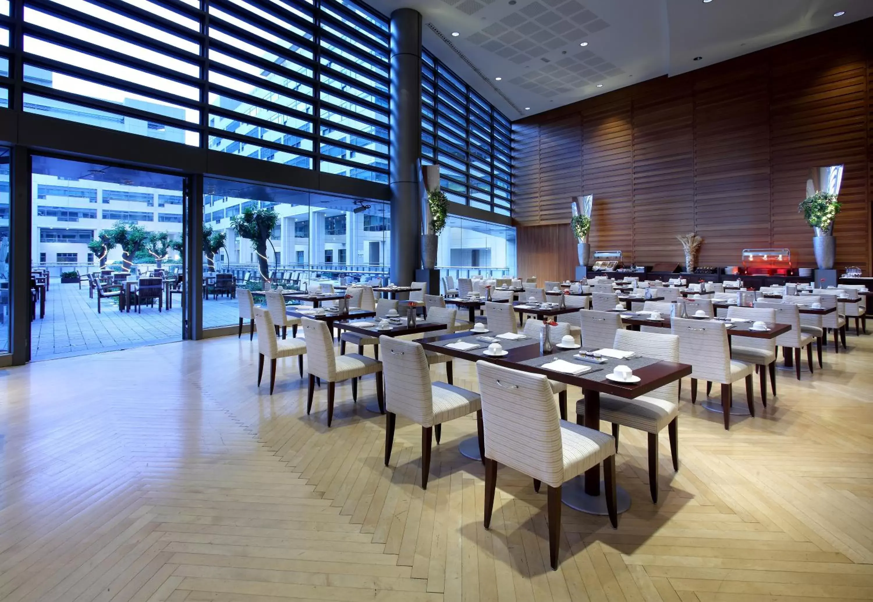 Lounge or bar, Restaurant/Places to Eat in Eurostars Grand Marina Hotel GL