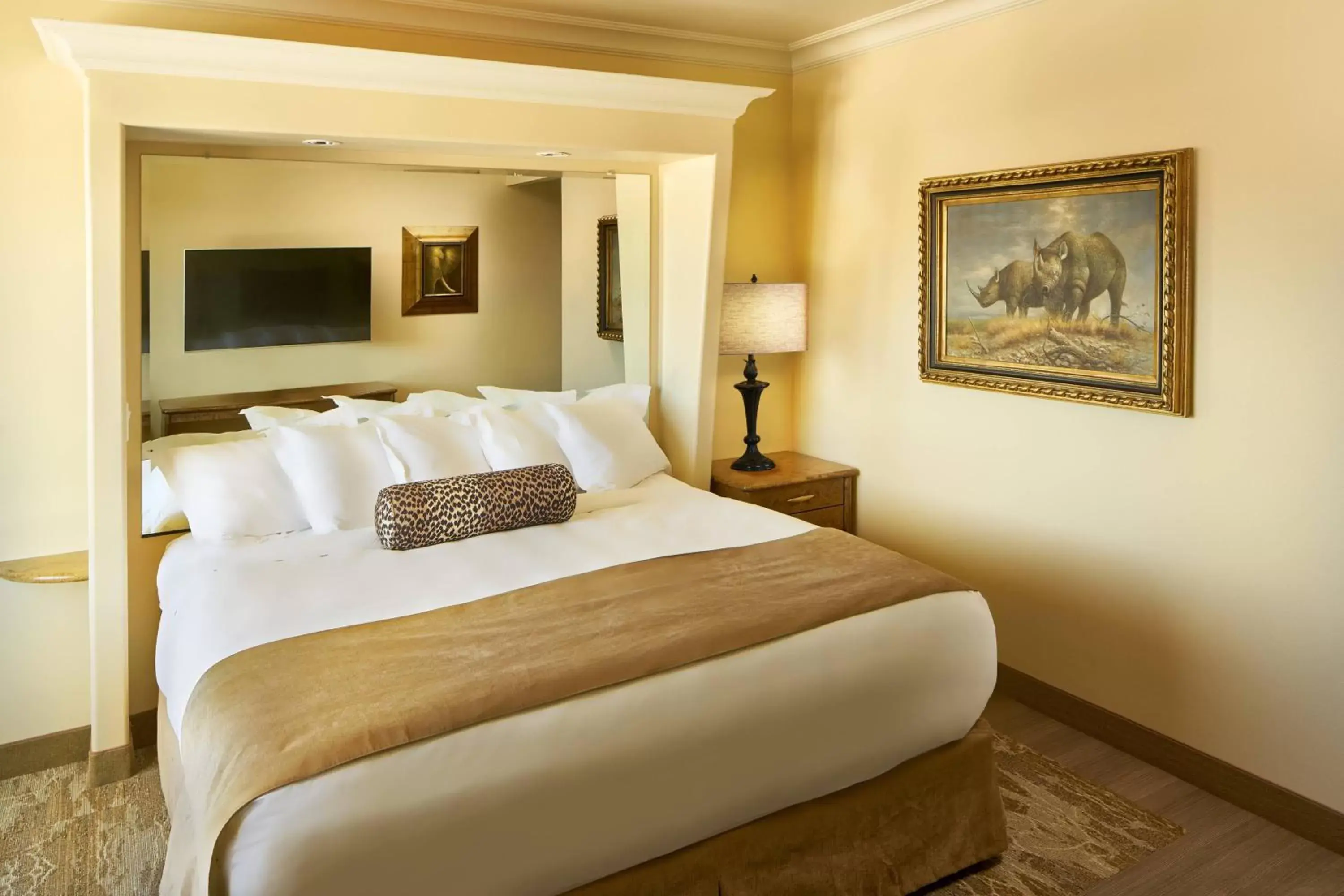 Photo of the whole room, Bed in The Davenport Tower, Autograph Collection Photo of the whole room, Bed in The Davenport Tower, Autograph Collection