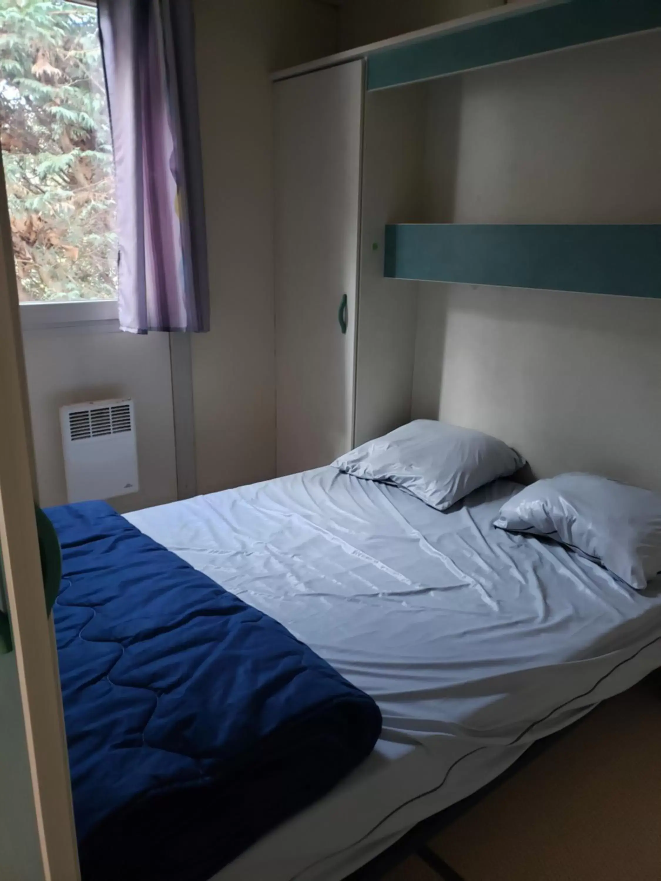 Bedroom, Bed in Le Moulin D'onclaire Camping et chambres d'hôtes