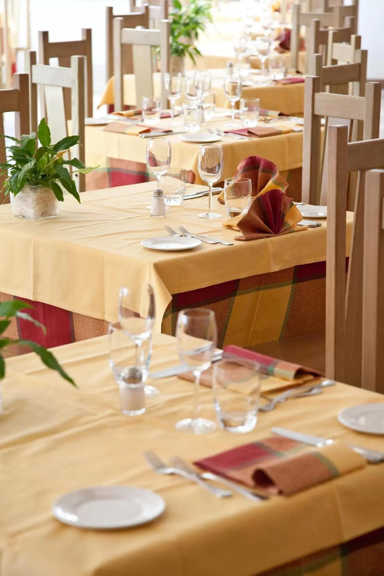 Restaurant/Places to Eat in Hotel Lenno
