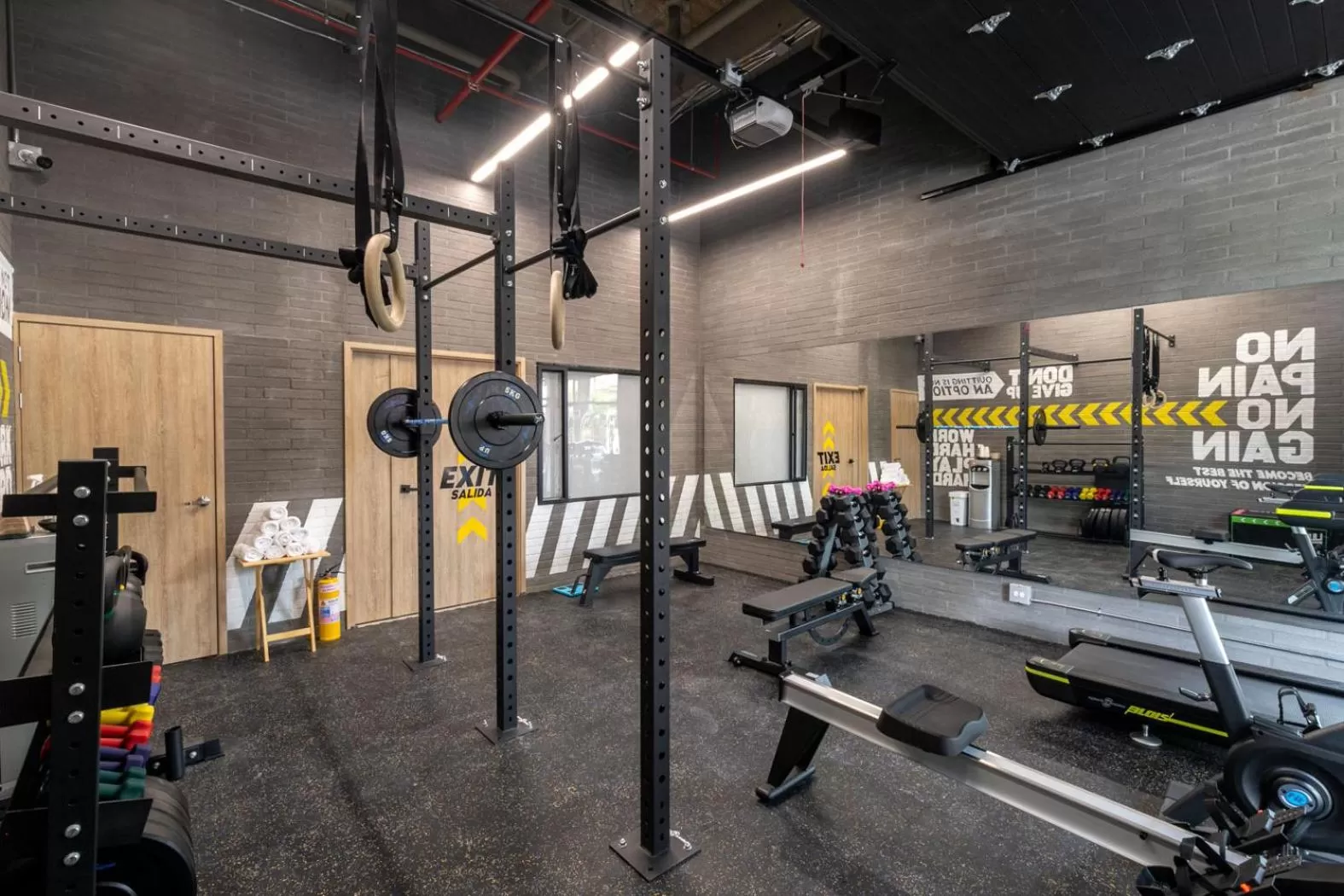 Fitness centre/facilities in Landmark Hotel