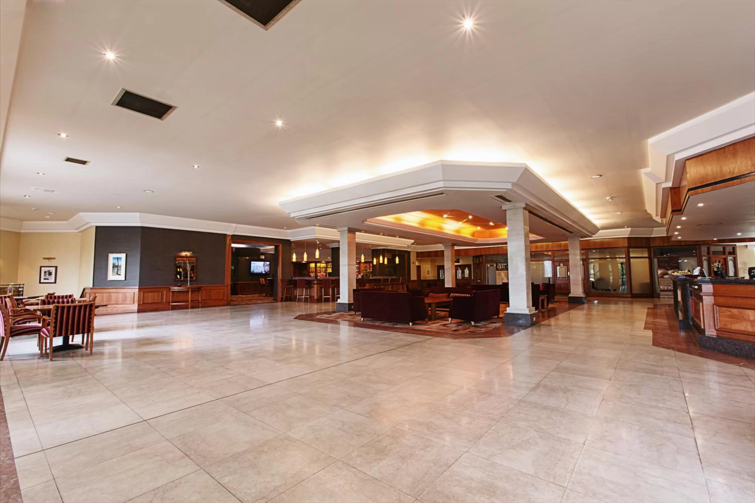 Lobby or reception in Mercure Daventry Court Hotel