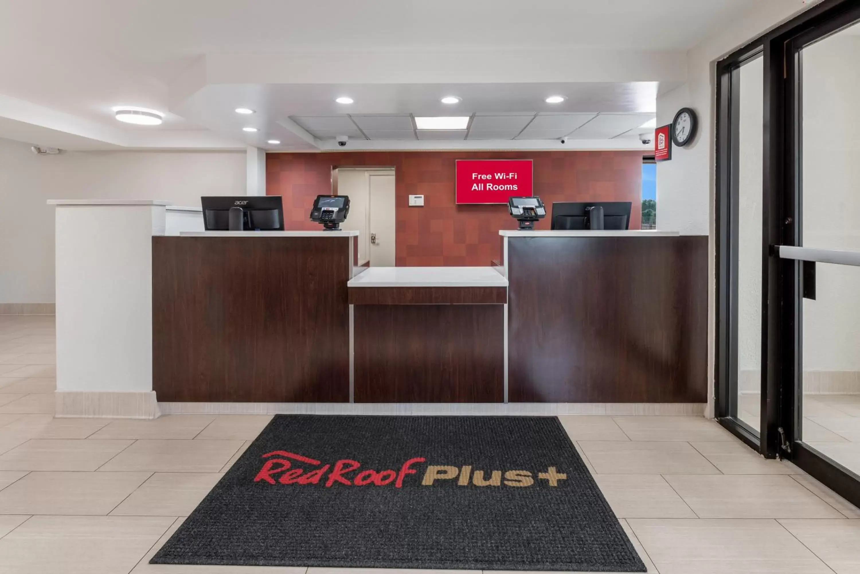 Lobby or reception in Red Roof Inn PLUS+ Columbus - Worthington Lobby or reception in Red Roof Inn PLUS+ Columbus - Worthington