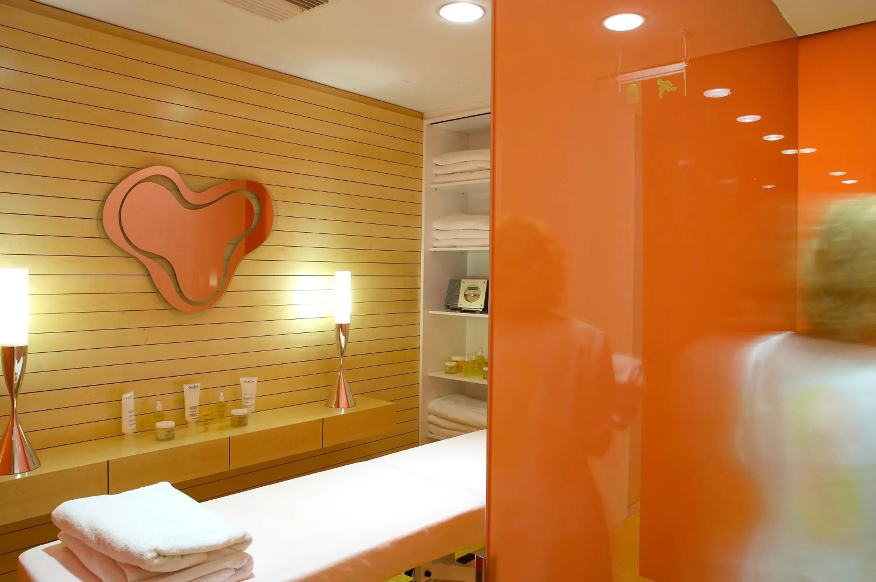 Spa and wellness centre/facilities, Bathroom in Semiramis