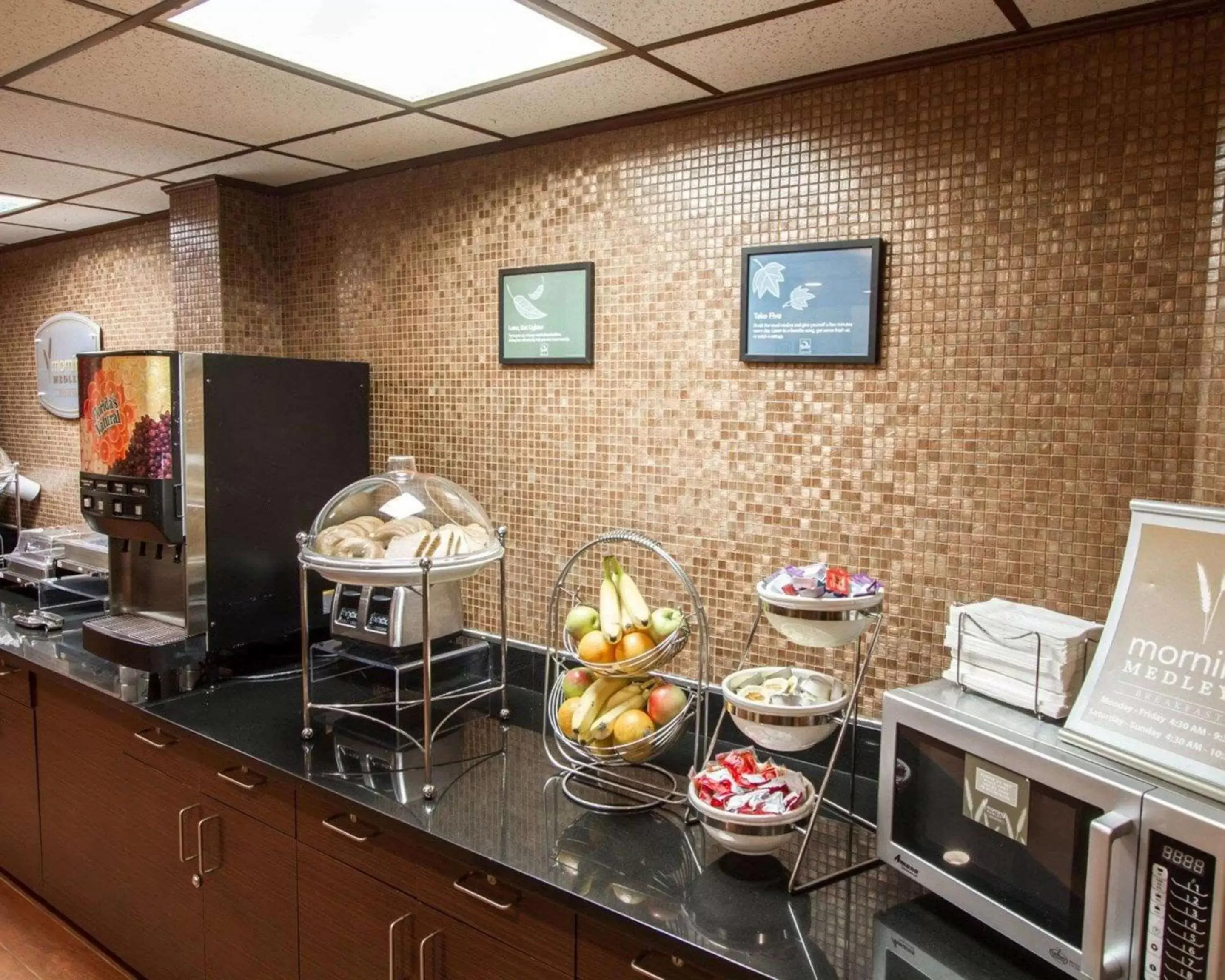 Restaurant/Places to Eat in Sleep Inn & Suites Buffalo Airport Cheektowaga