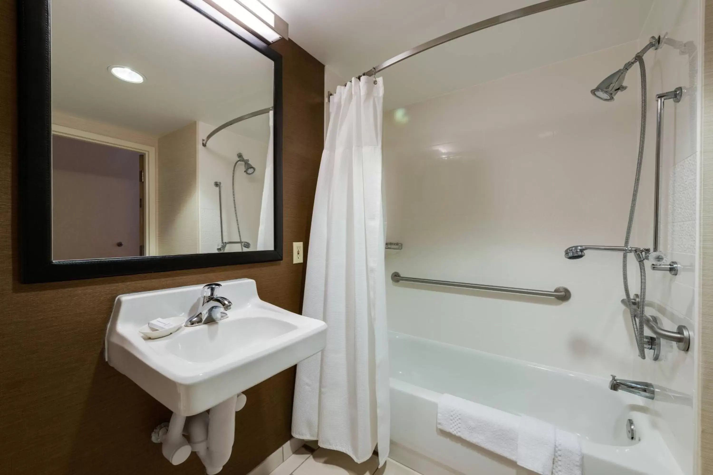 Bathroom in Fairfield Inn & Suites by Marriott Fort Myers Cape Coral