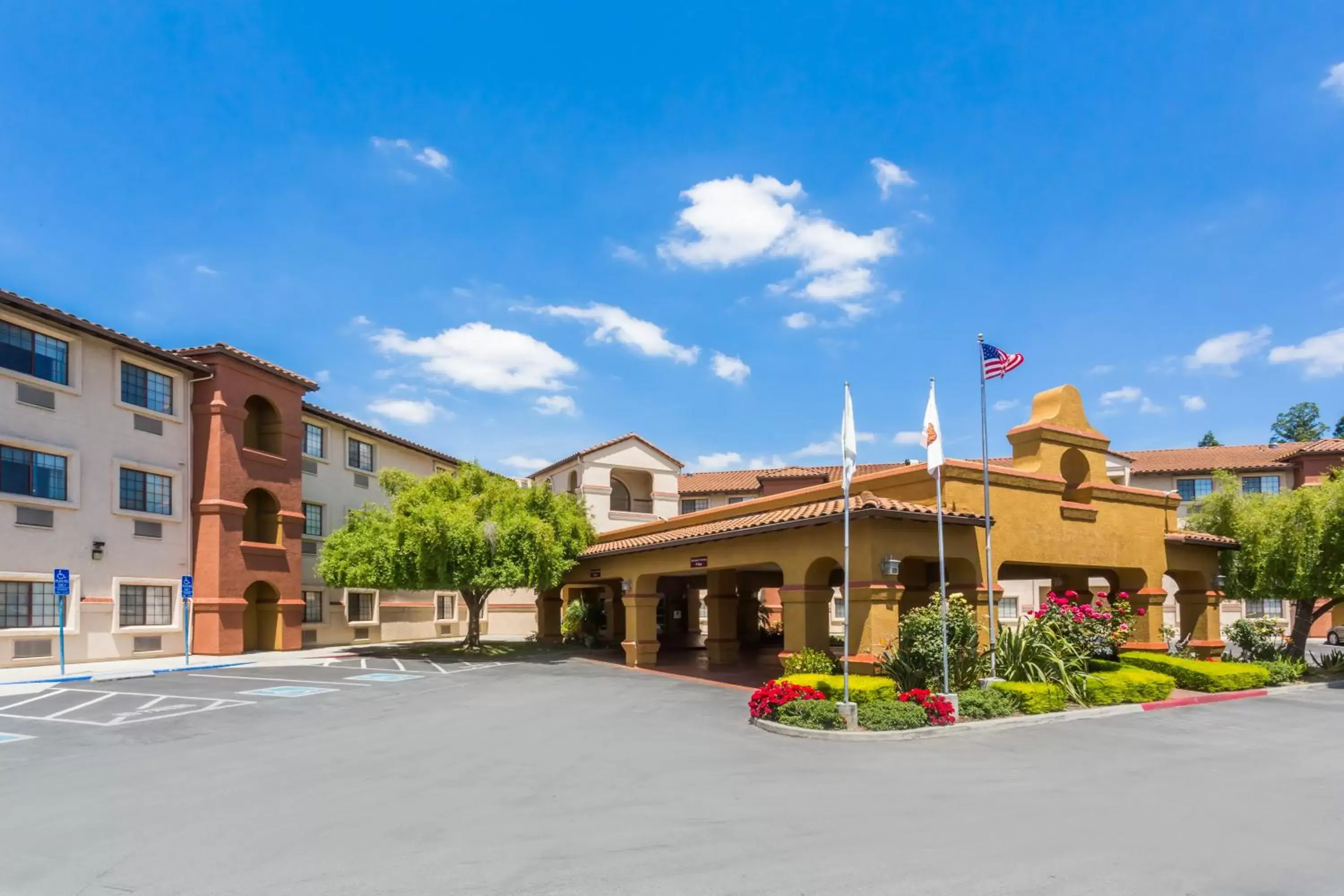 Facade/entrance, Property Building in Wyndham Garden Silicon Valley