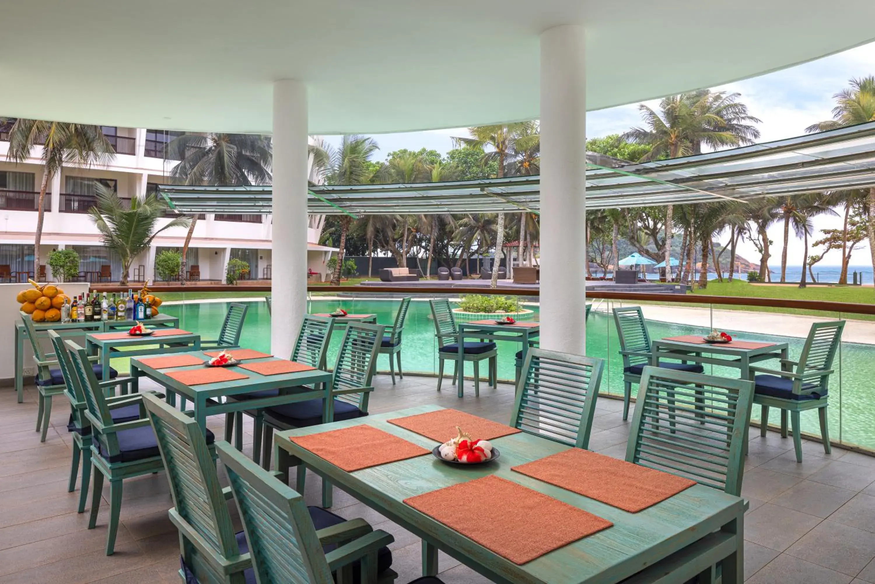 Swimming pool, Restaurant/Places to Eat in Occidental Eden Beruwala
