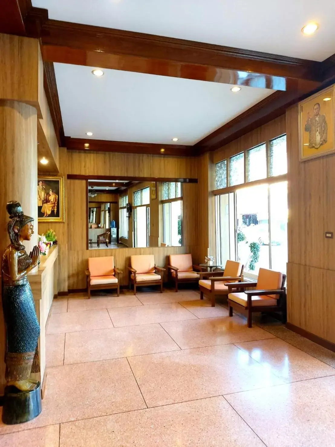 Area and facilities, Lobby/Reception in Suriwong Chumphon Hotel