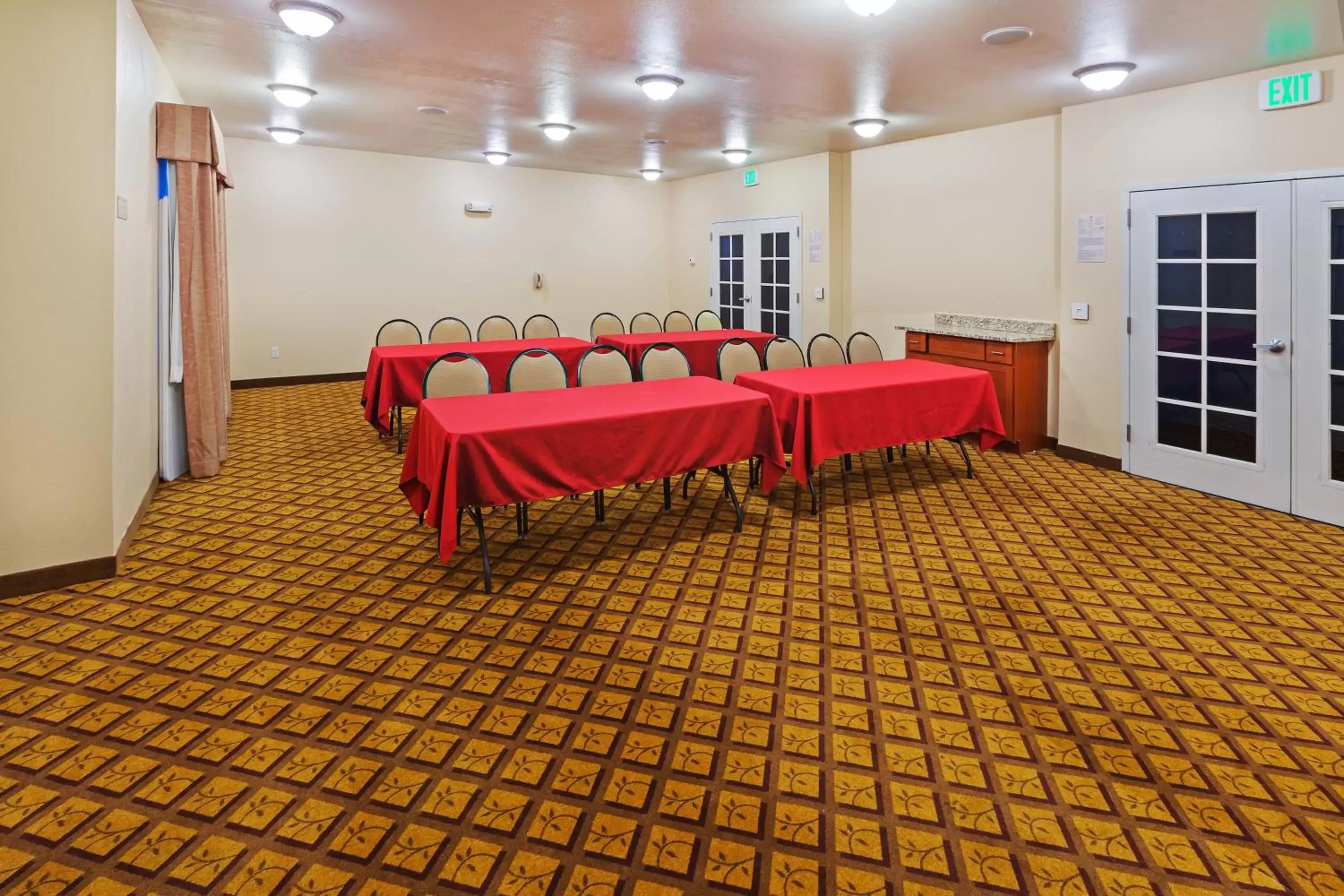 Meeting/conference room in Hawthorn Suites by Wyndham Ardmore