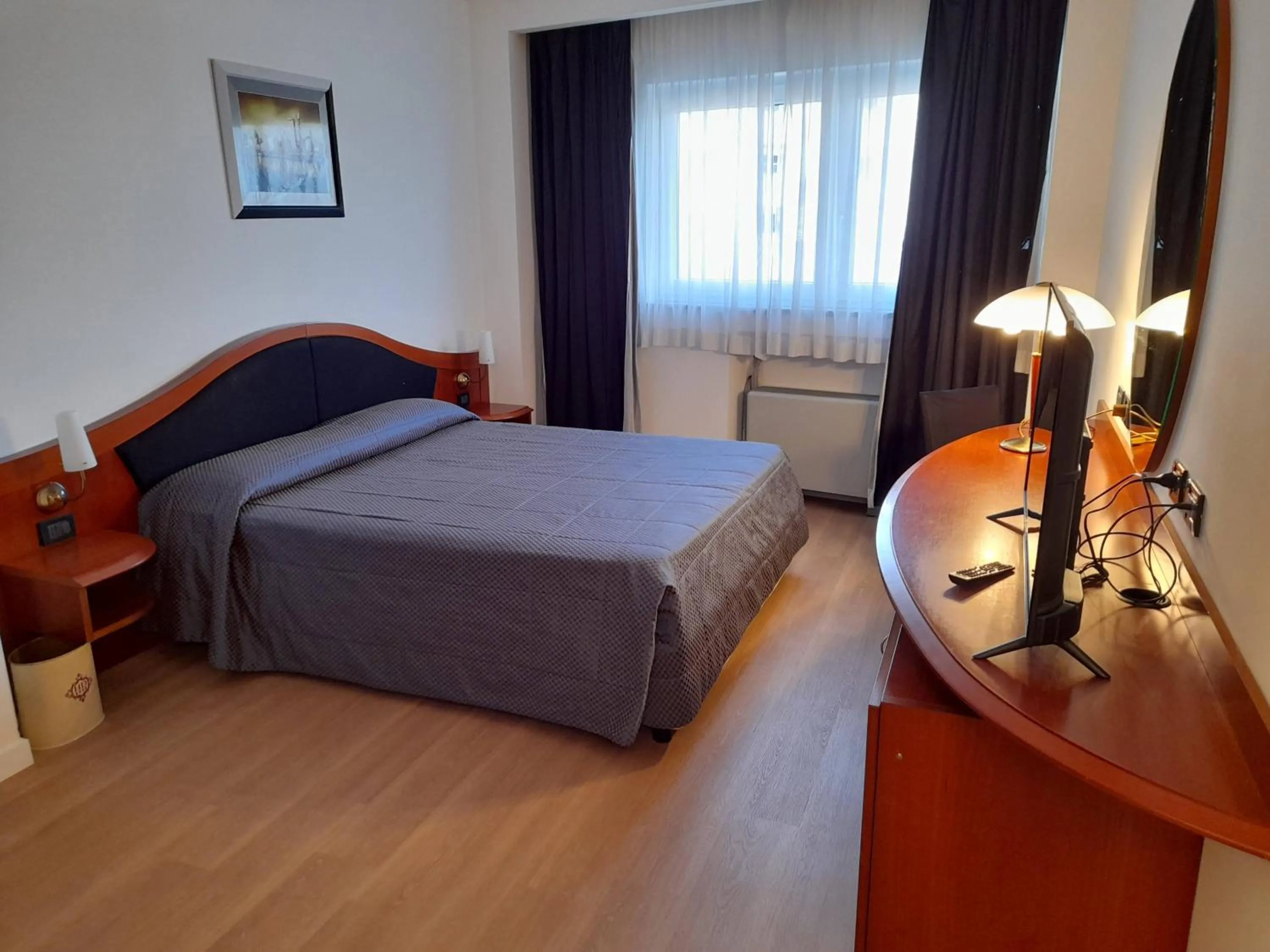 Double Room in Hotel Donizetti