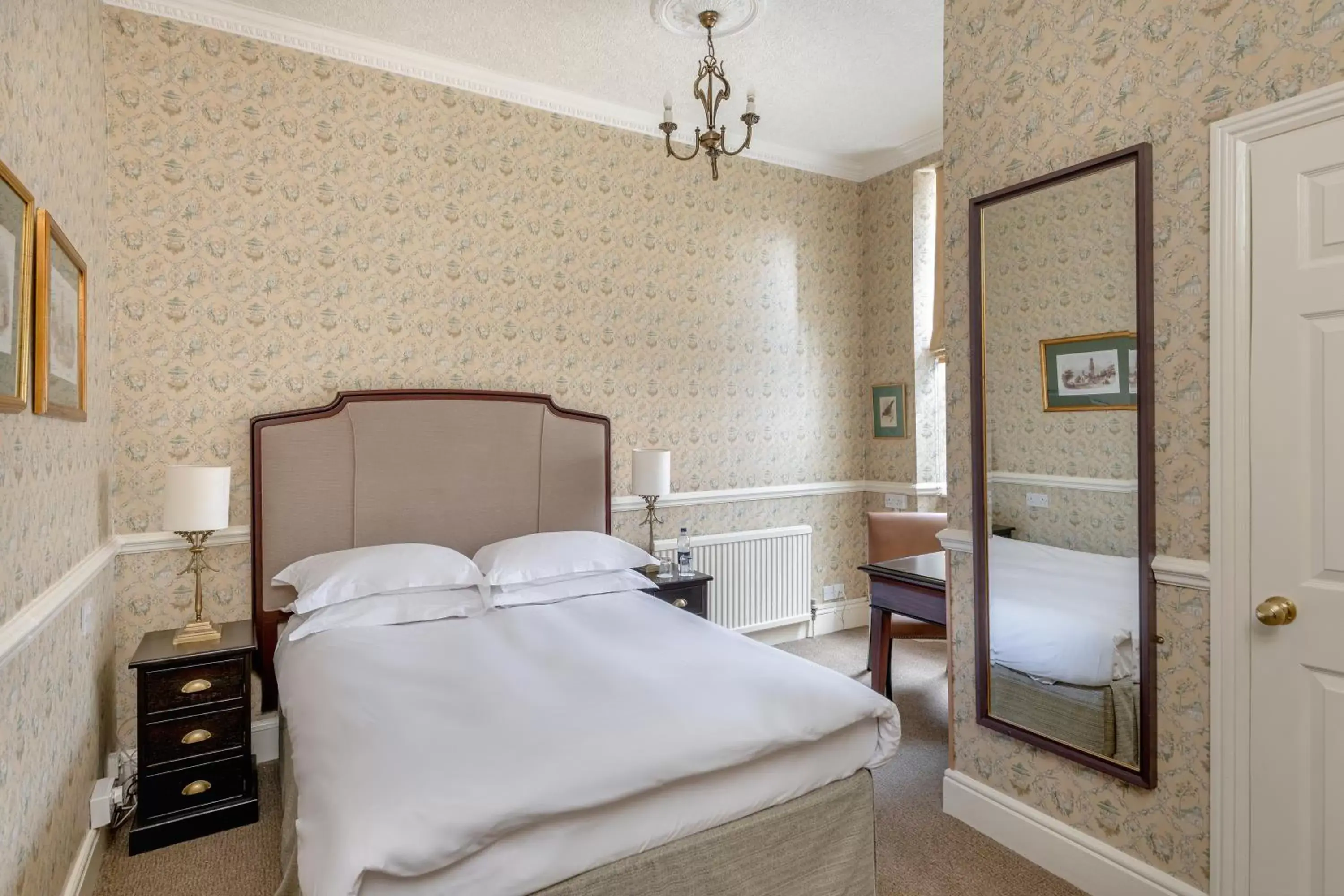 Classic Double or Twin Room in Royal Hotel