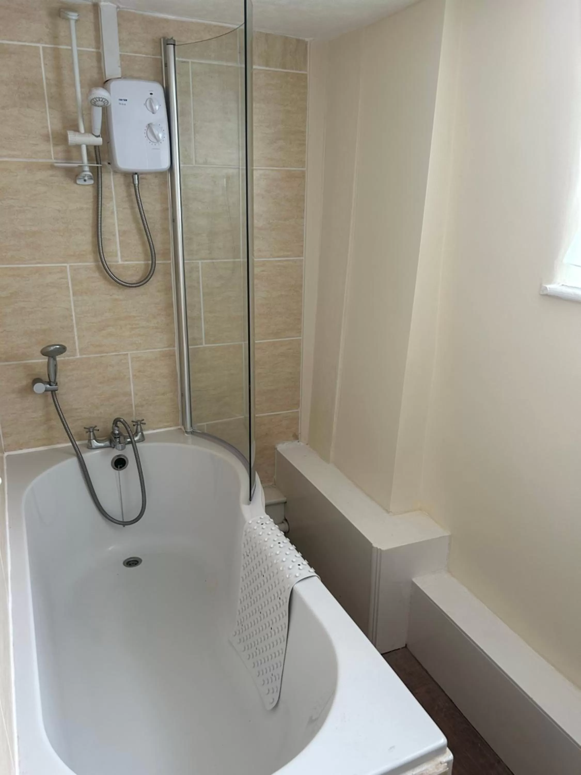 Bathroom in The Lethbridge Arms