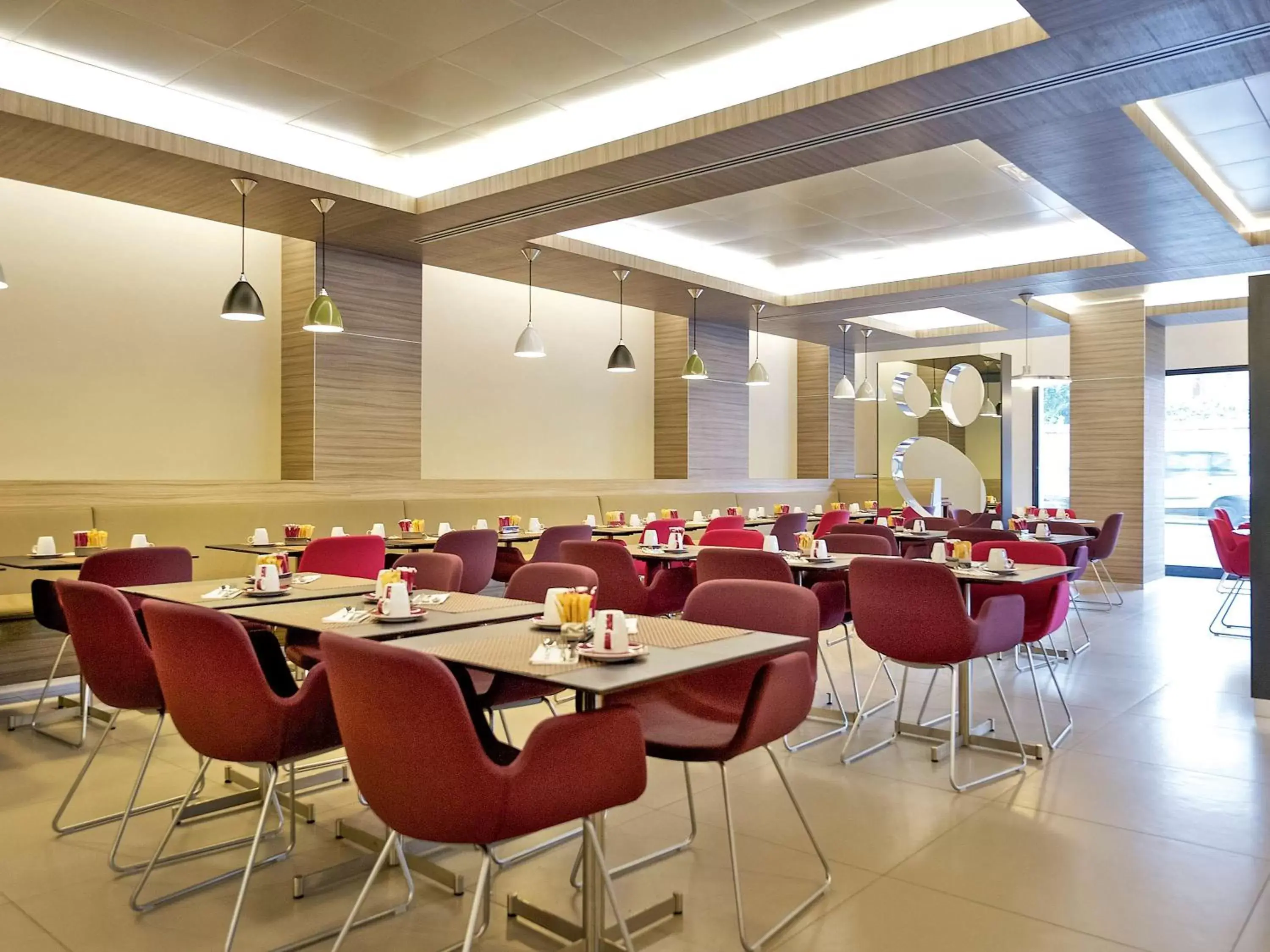Restaurant/Places to Eat in Mercure Roma Centro Colosseo