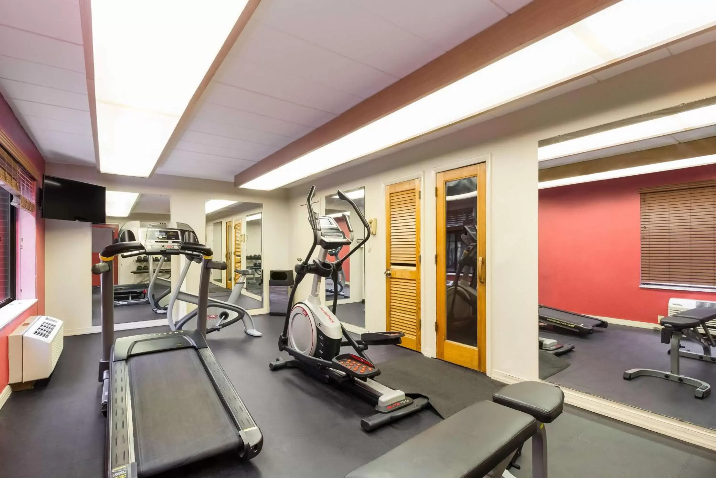 Spa and wellness centre/facilities, Fitness Center/Facilities in Best Western Braddock Inn
