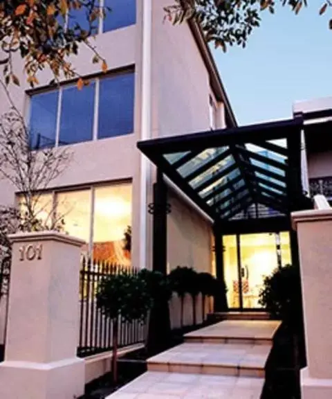 Facade/entrance, Property Building in Knightsbridge Apartments