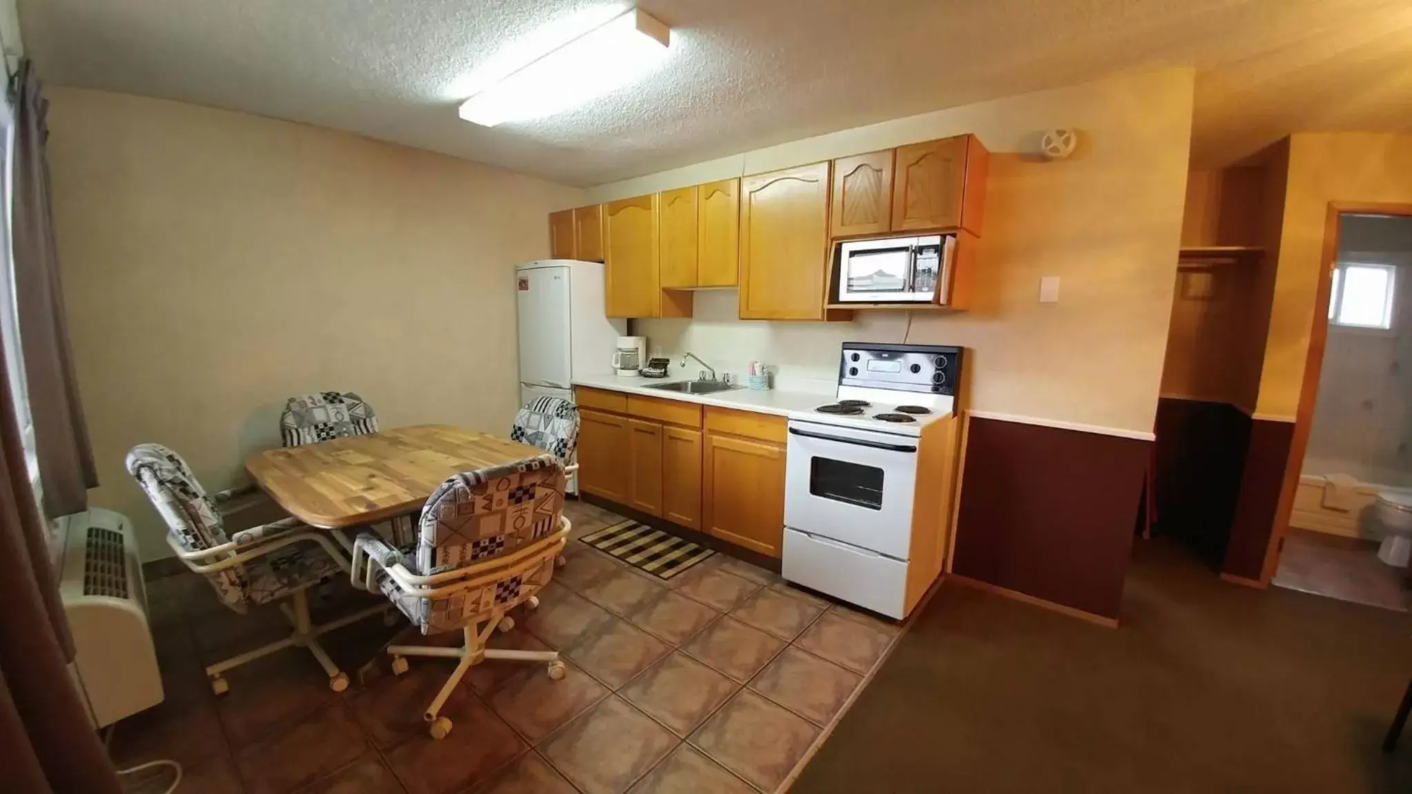 Kitchen or kitchenette, Kitchen/Kitchenette in Shoreline Resort Condominiums