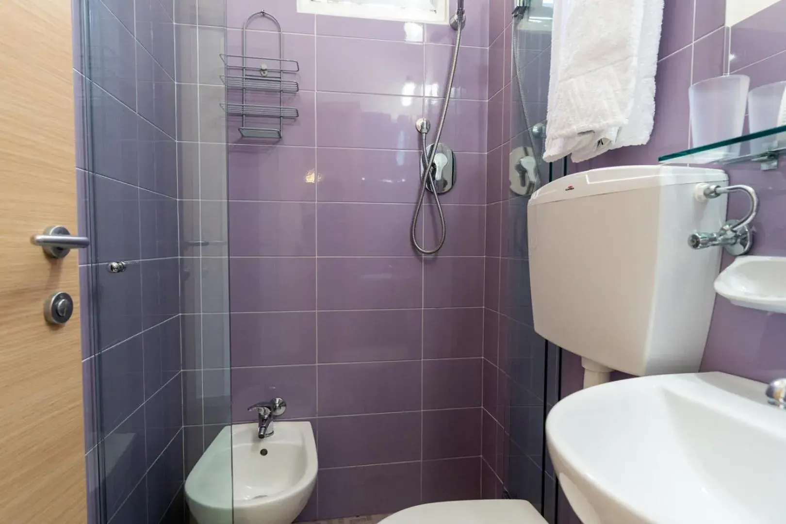 Bathroom in Hotel Milanese